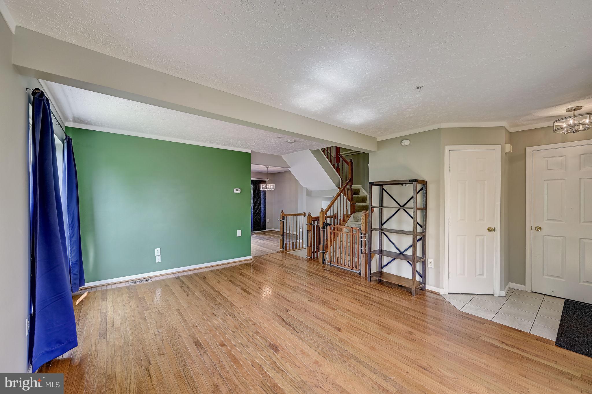 CONSTANT FRIENDSHIP - Residential