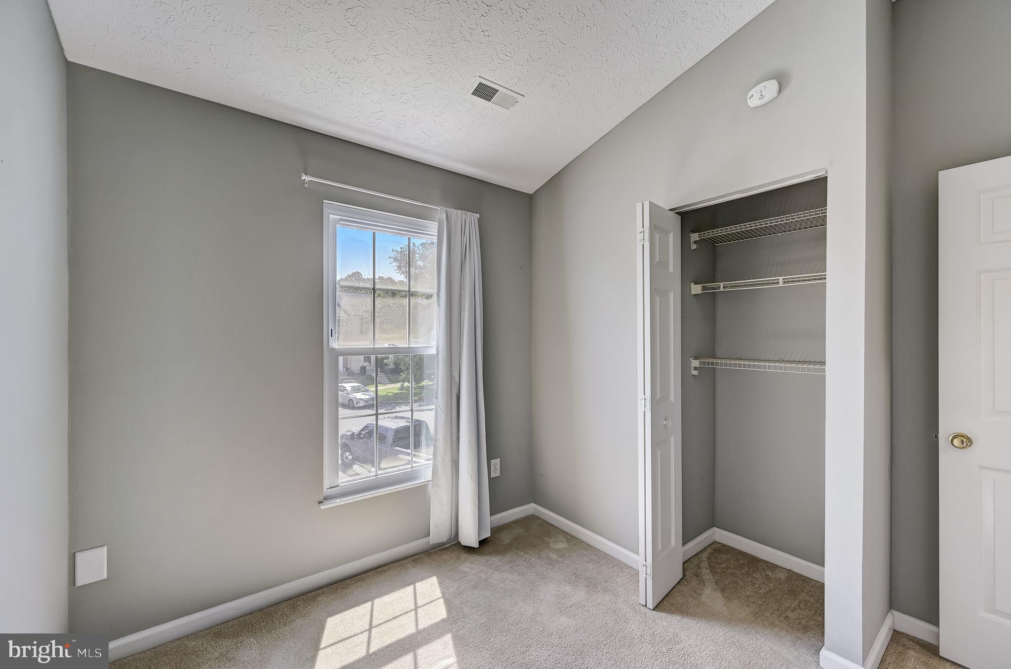 CONSTANT FRIENDSHIP - Residential