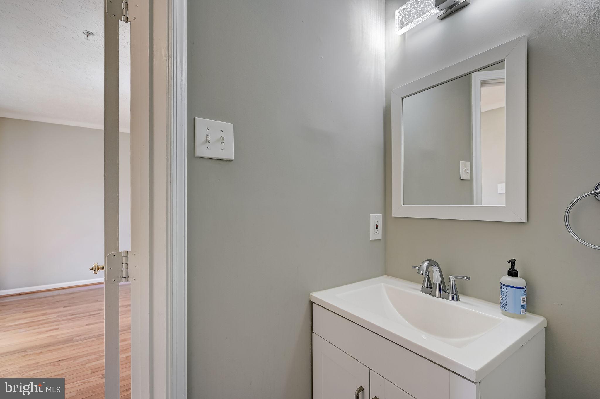 CONSTANT FRIENDSHIP - Residential