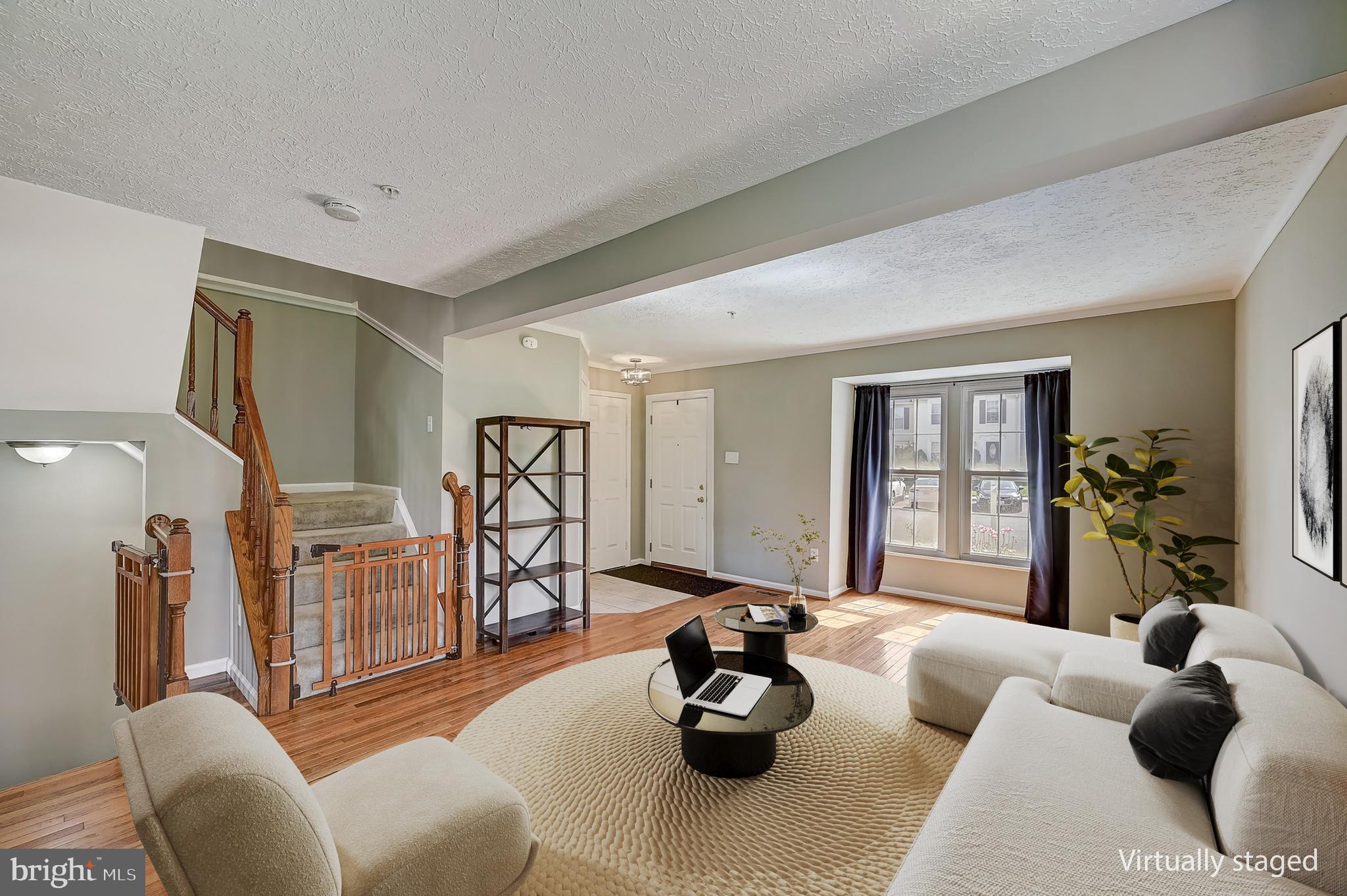 CONSTANT FRIENDSHIP - Residential