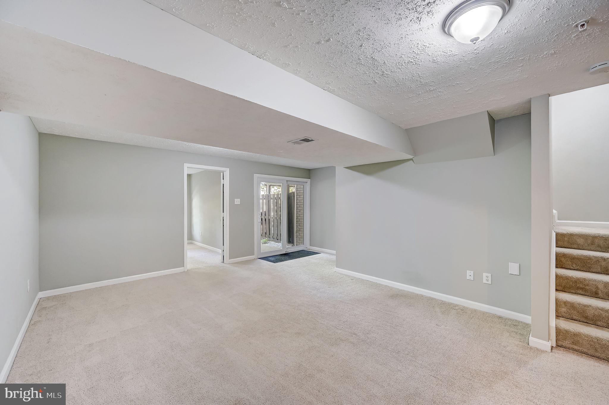 CONSTANT FRIENDSHIP - Residential