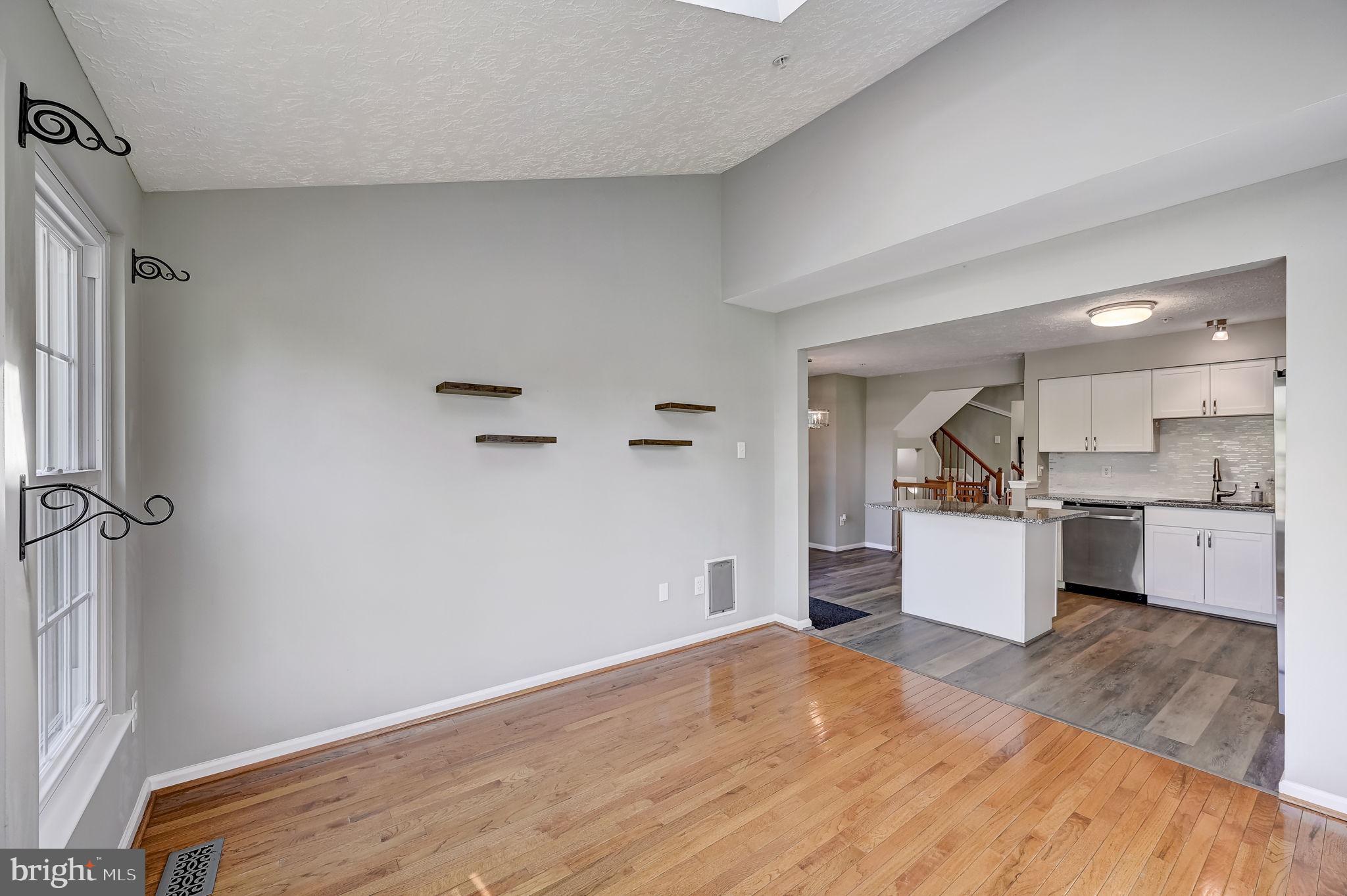 CONSTANT FRIENDSHIP - Residential