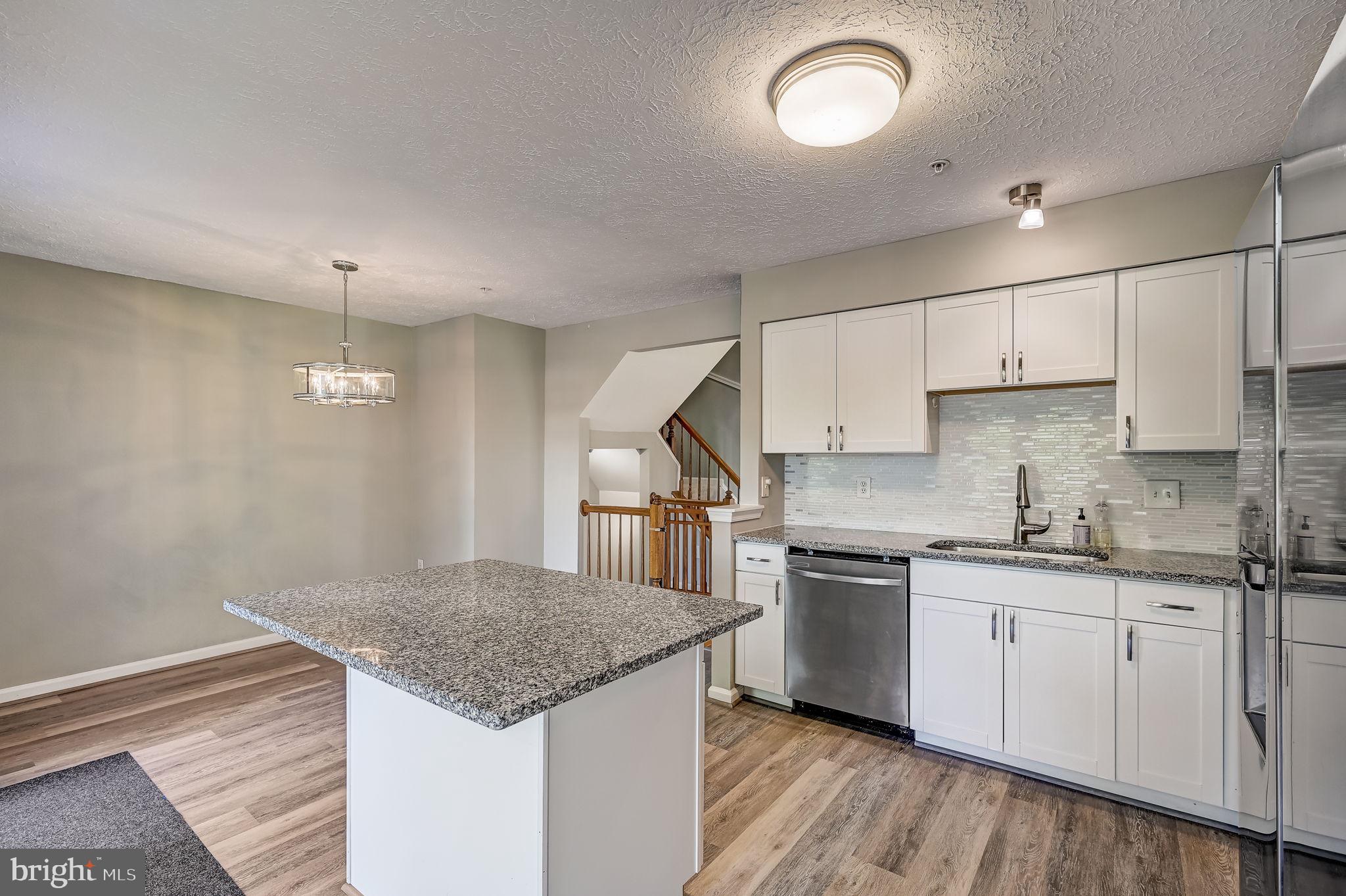 CONSTANT FRIENDSHIP - Residential