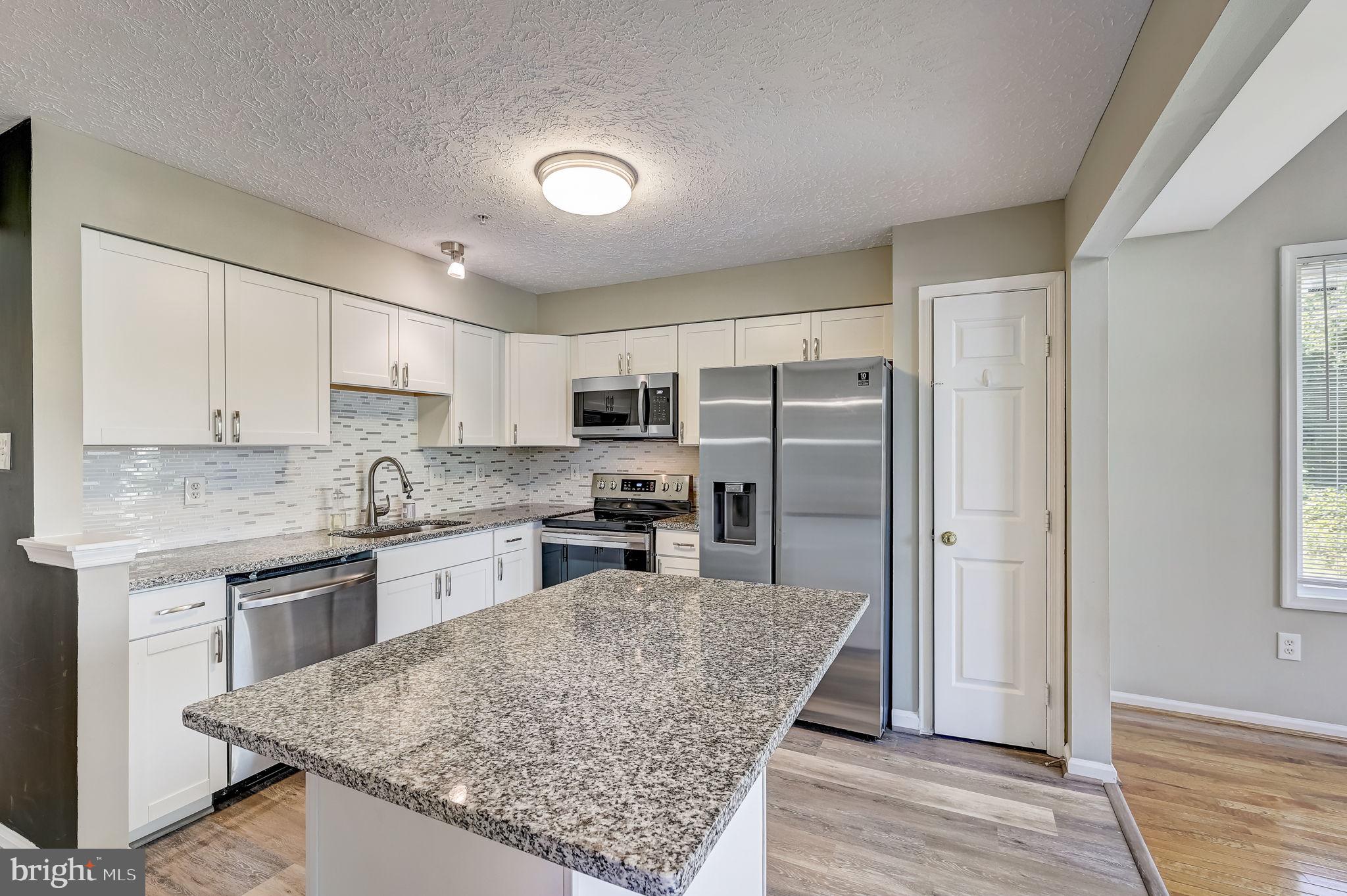 CONSTANT FRIENDSHIP - Residential