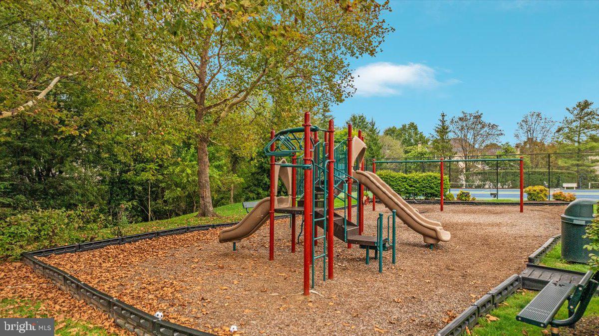 WOODLEA MANOR - Residential