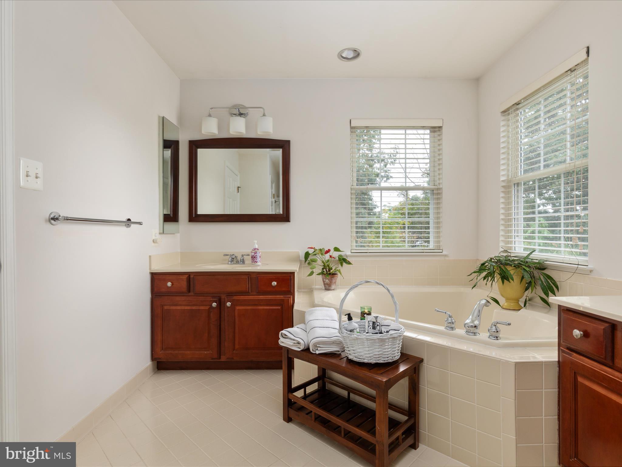 WOODLEA MANOR - Residential