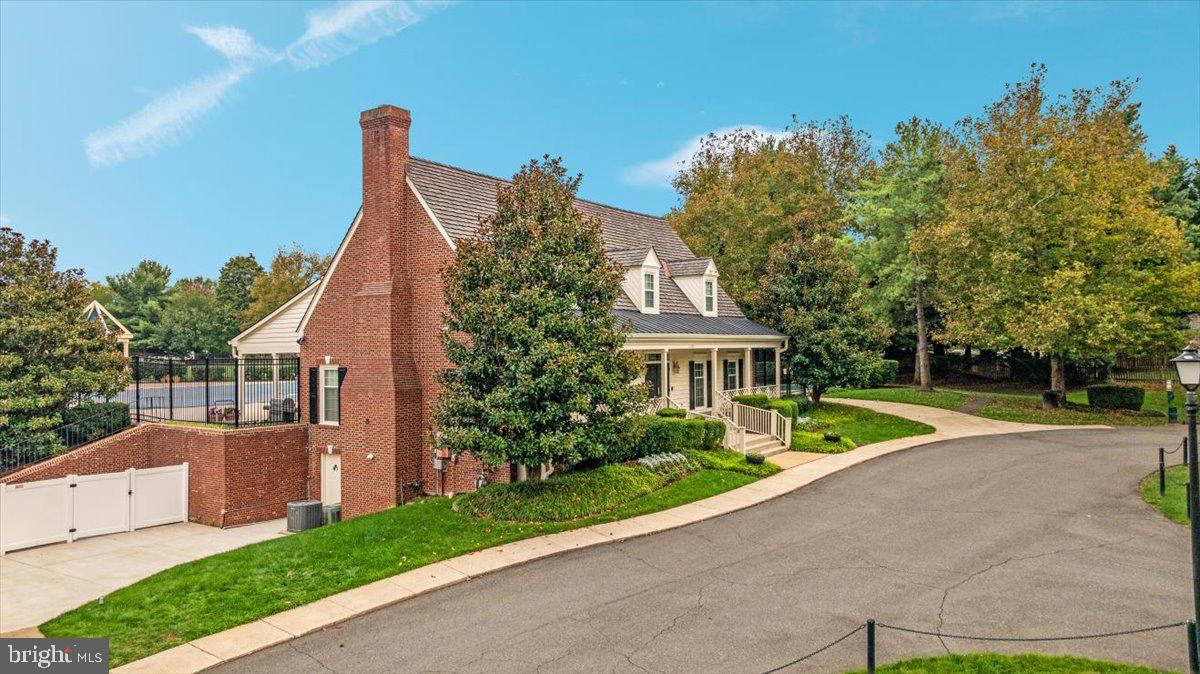 WOODLEA MANOR - Residential