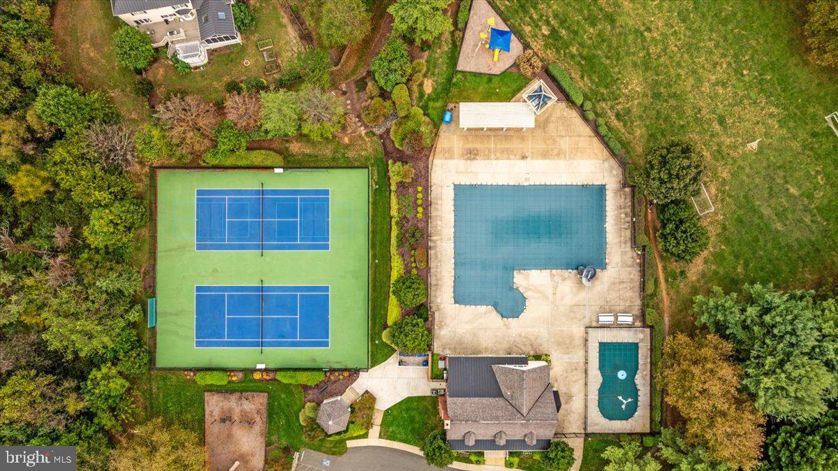 WOODLEA MANOR - Residential