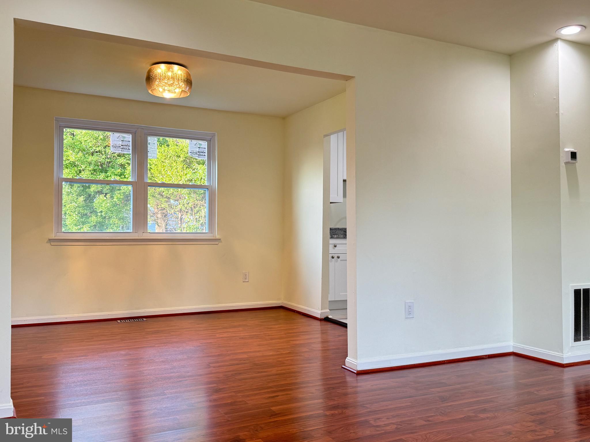 HUNTING WOODS - Residential