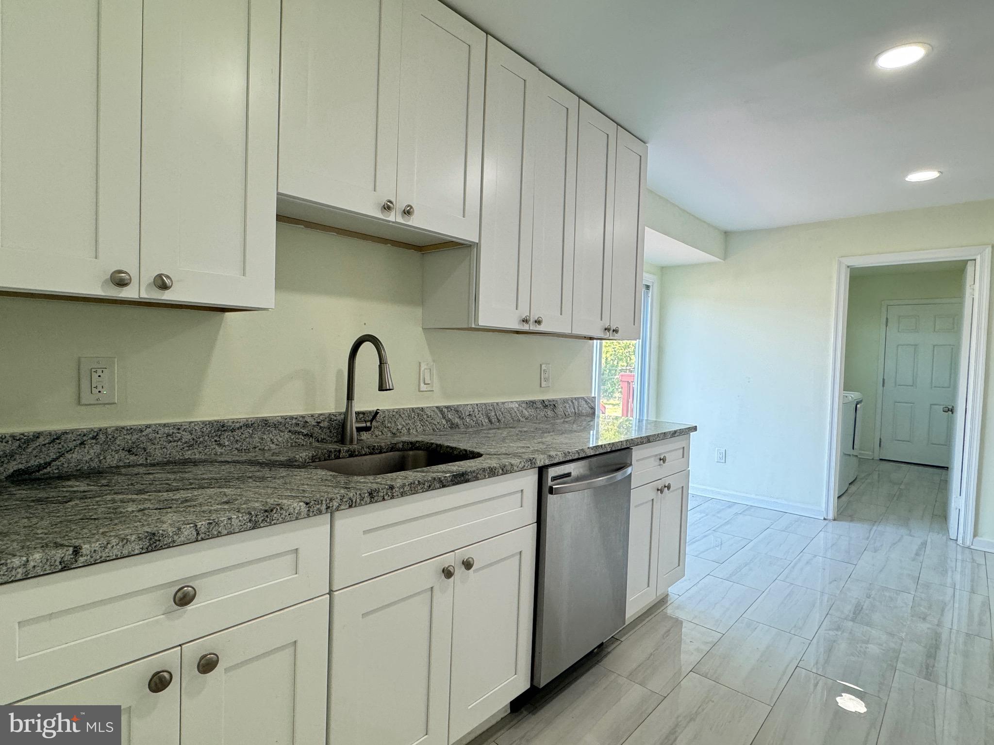 HUNTING WOODS - Residential