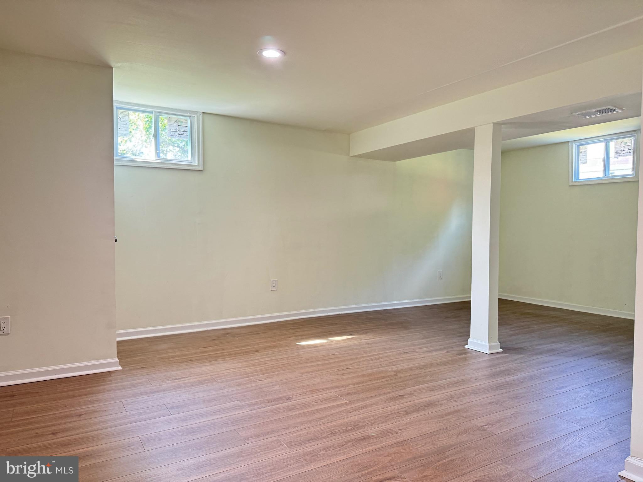 HUNTING WOODS - Residential