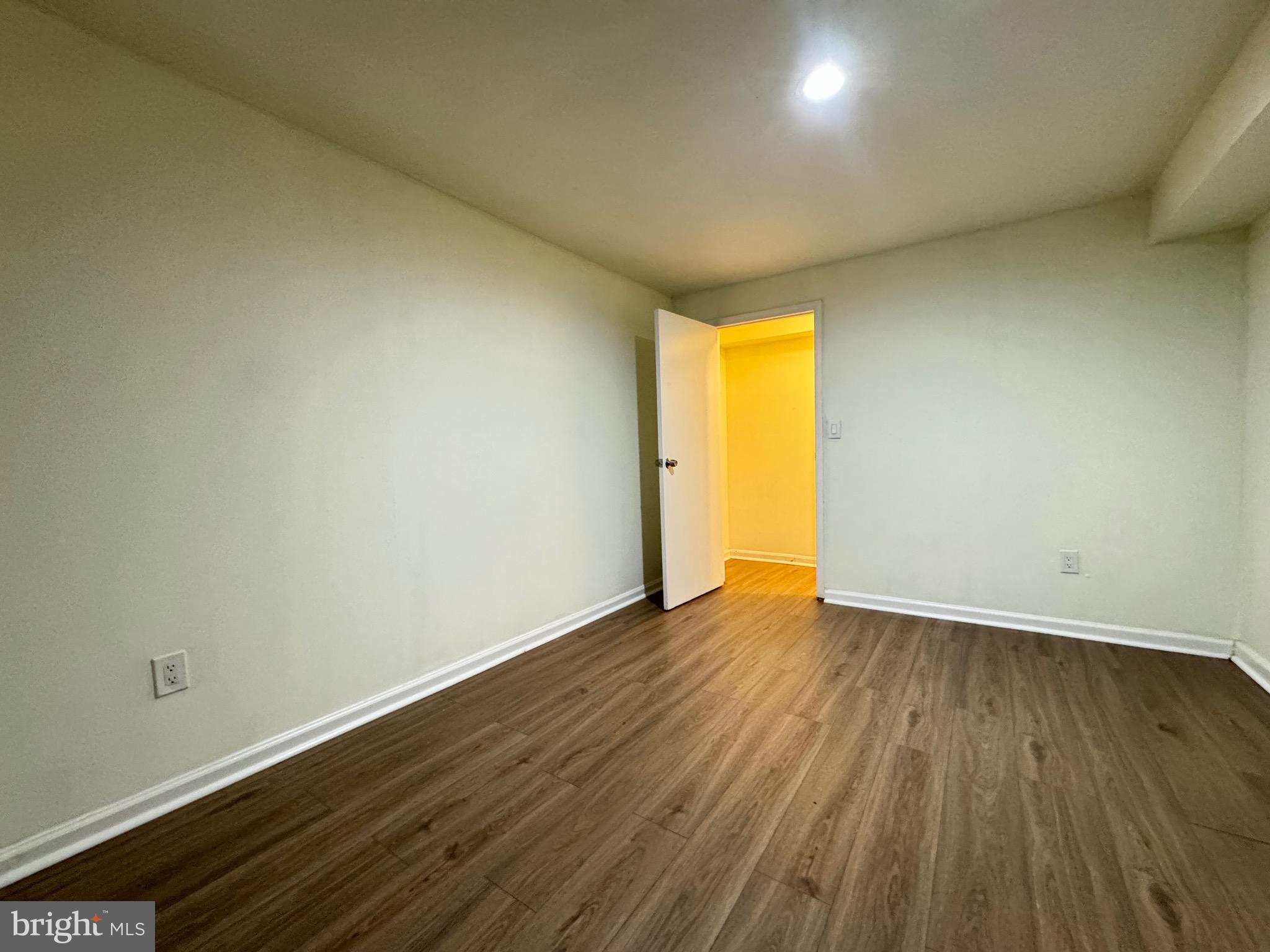 HUNTING WOODS - Residential