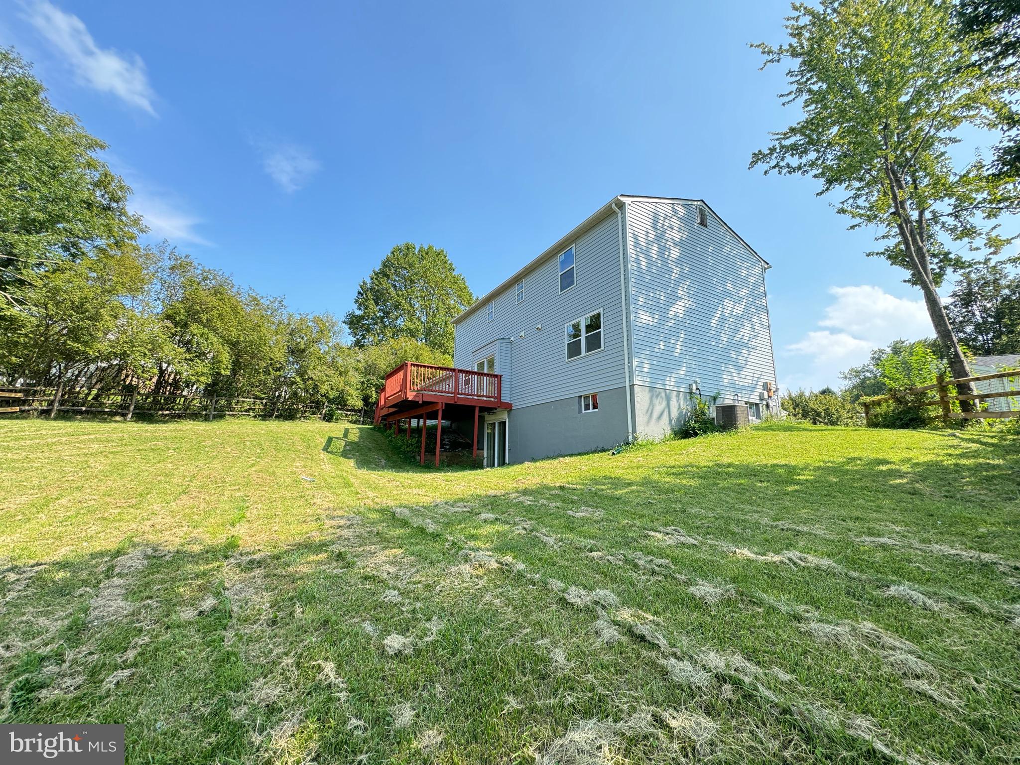 HUNTING WOODS - Residential