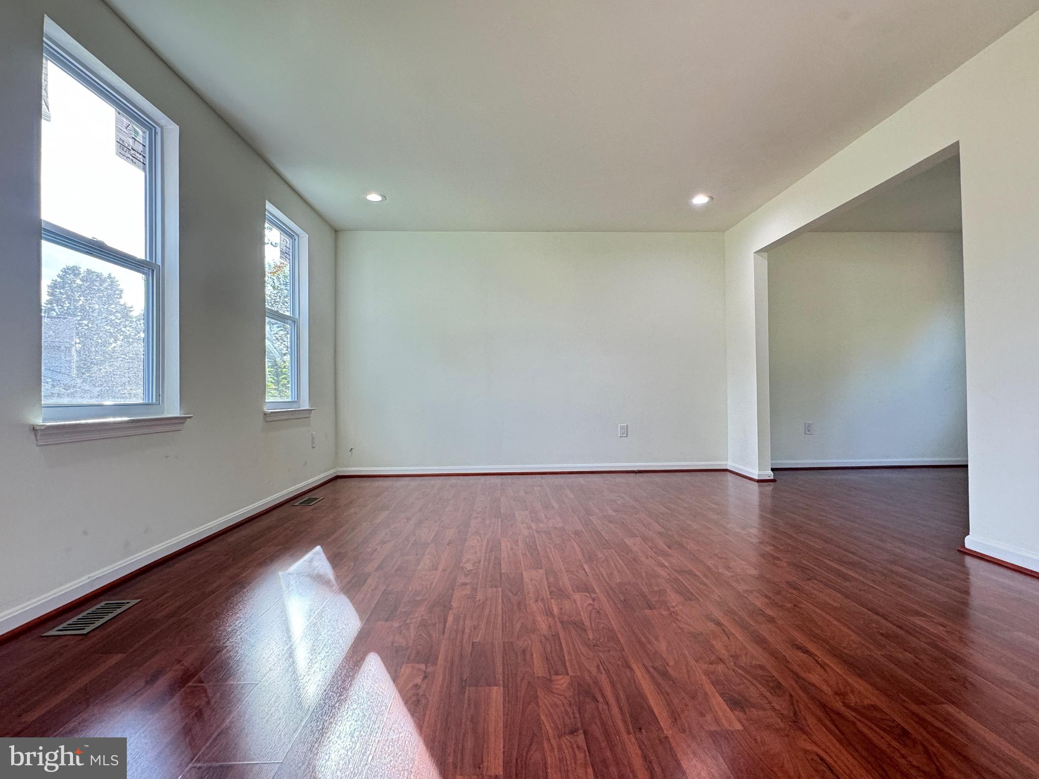 HUNTING WOODS - Residential