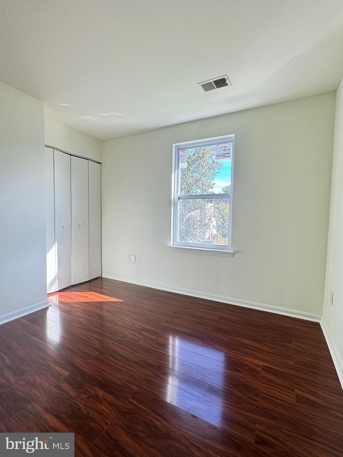 HUNTING WOODS - Residential