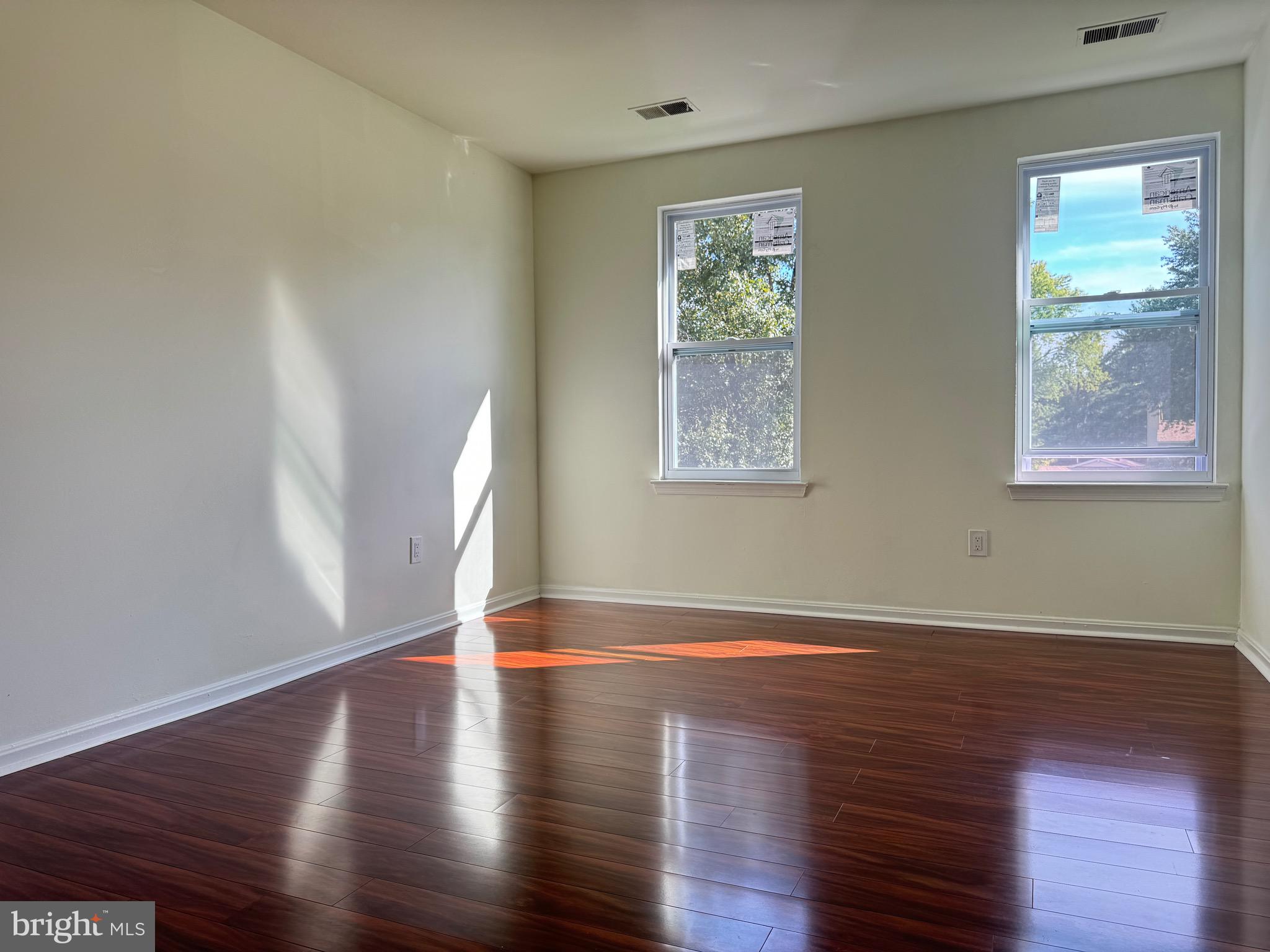 HUNTING WOODS - Residential