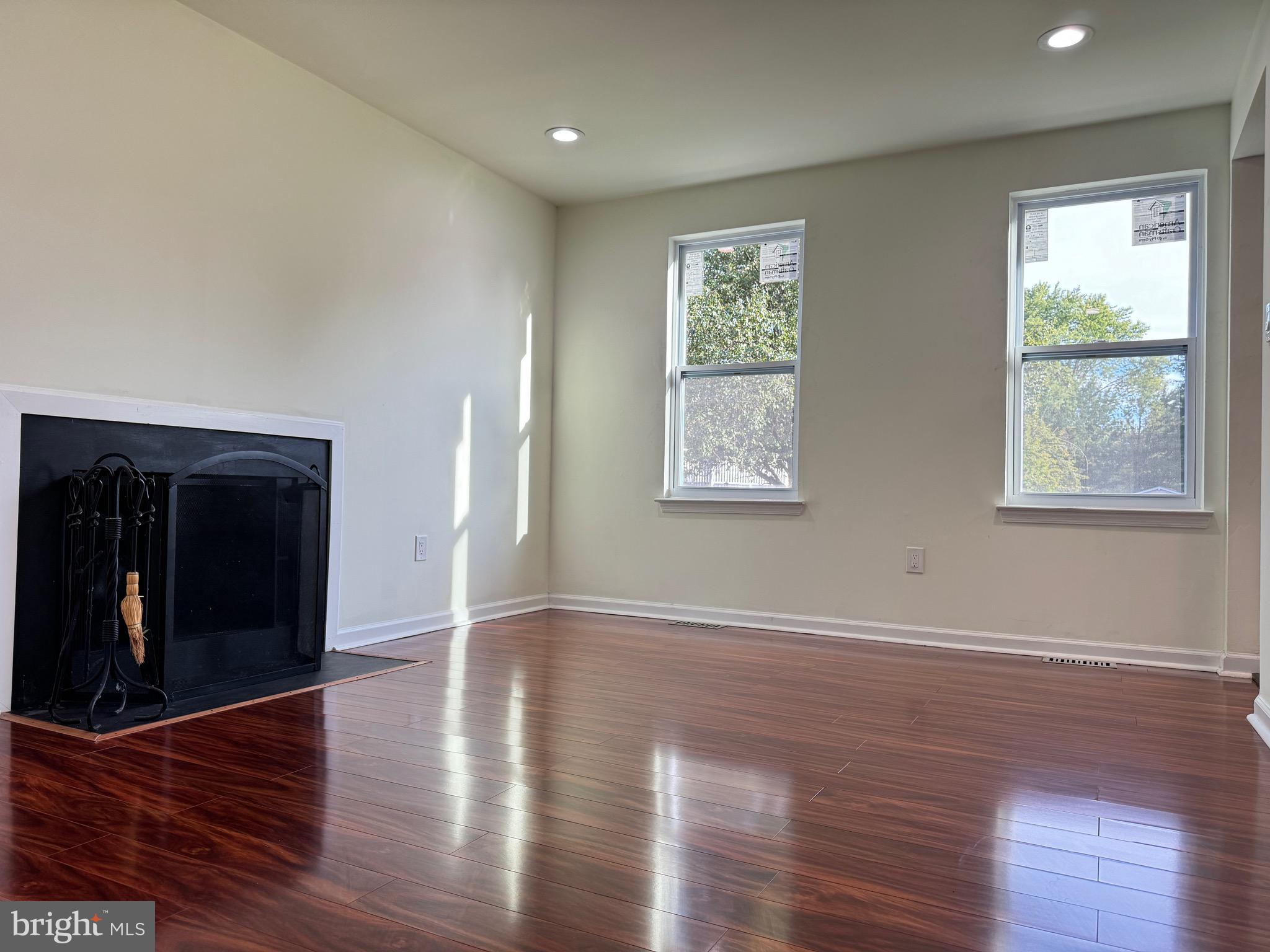 HUNTING WOODS - Residential