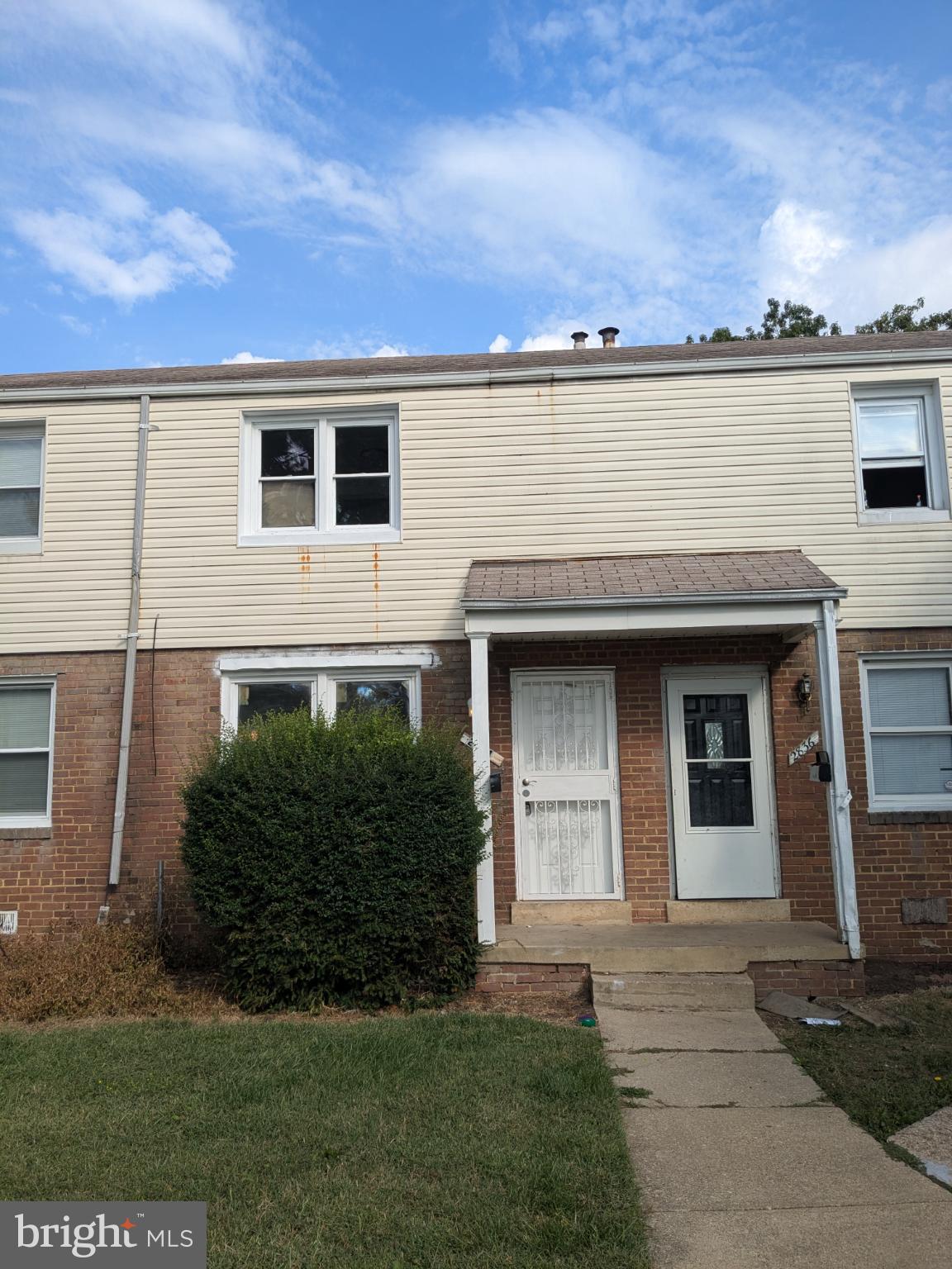 IVERSON SQUARE CONDOMINIUM - Residential