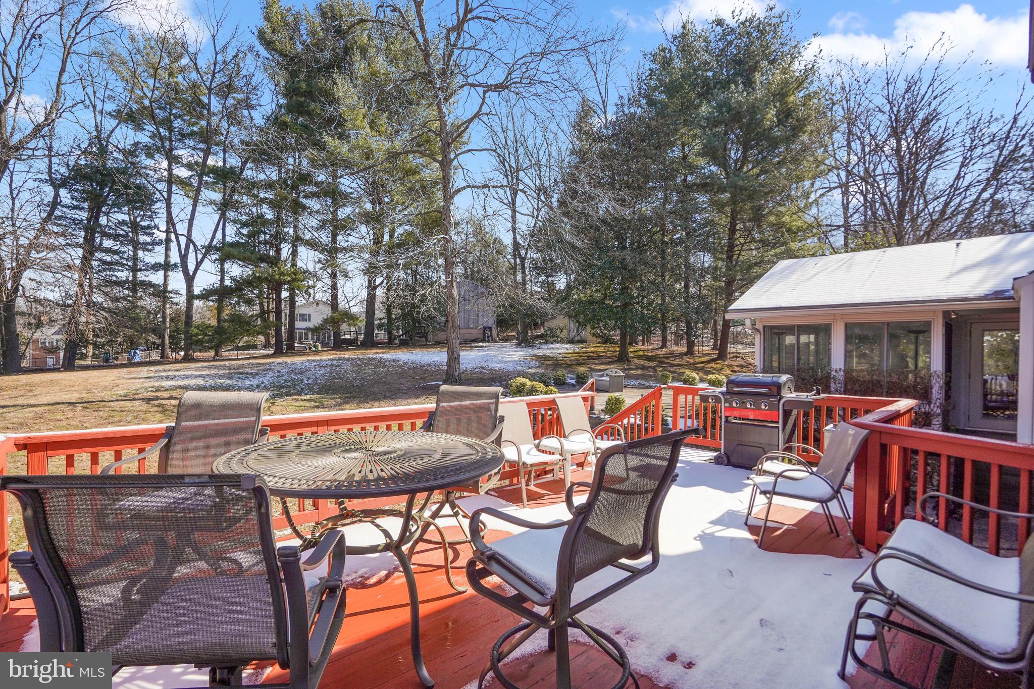 SHERWOOD FOREST MANOR - Residential