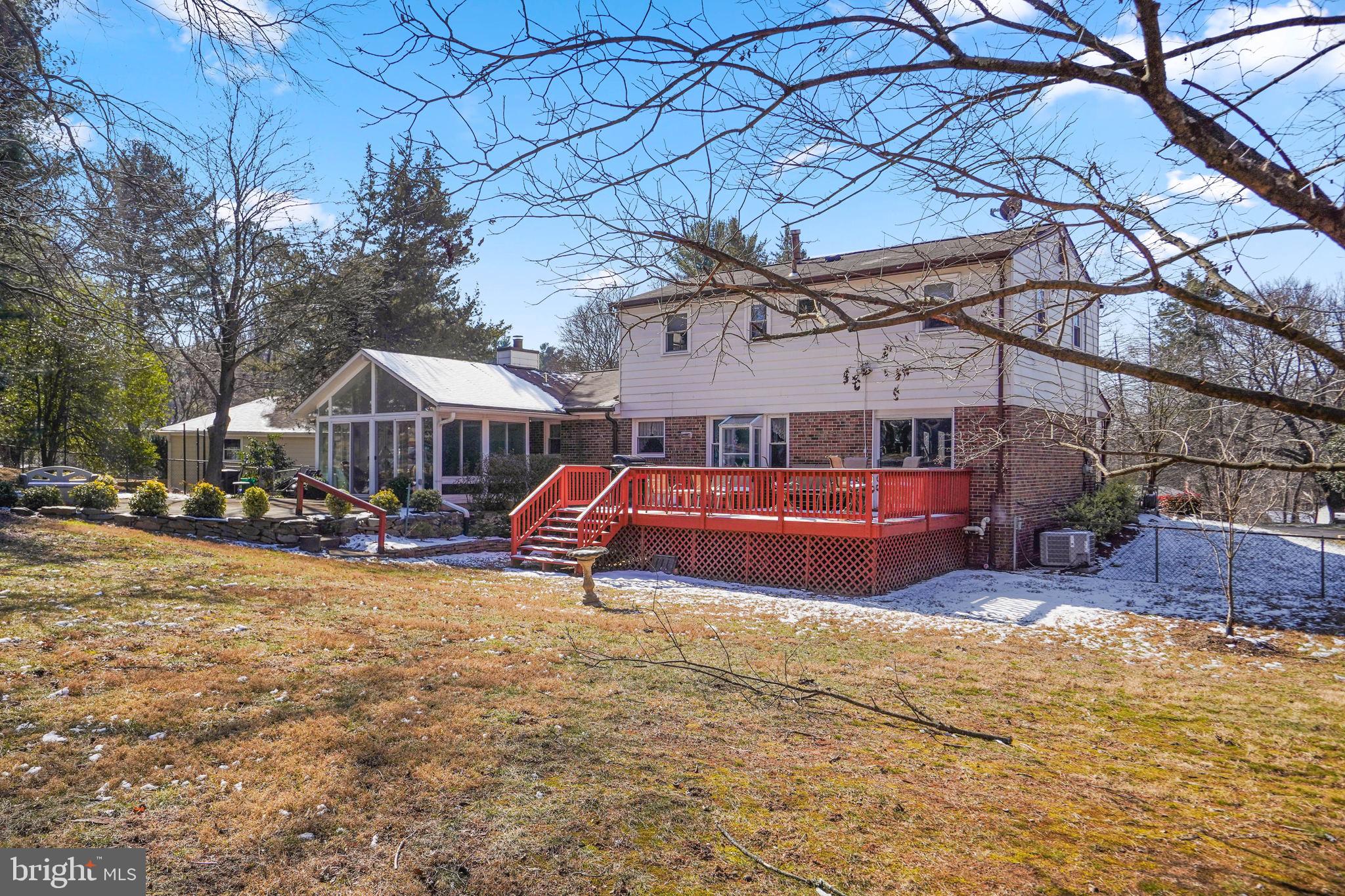 SHERWOOD FOREST MANOR - Residential