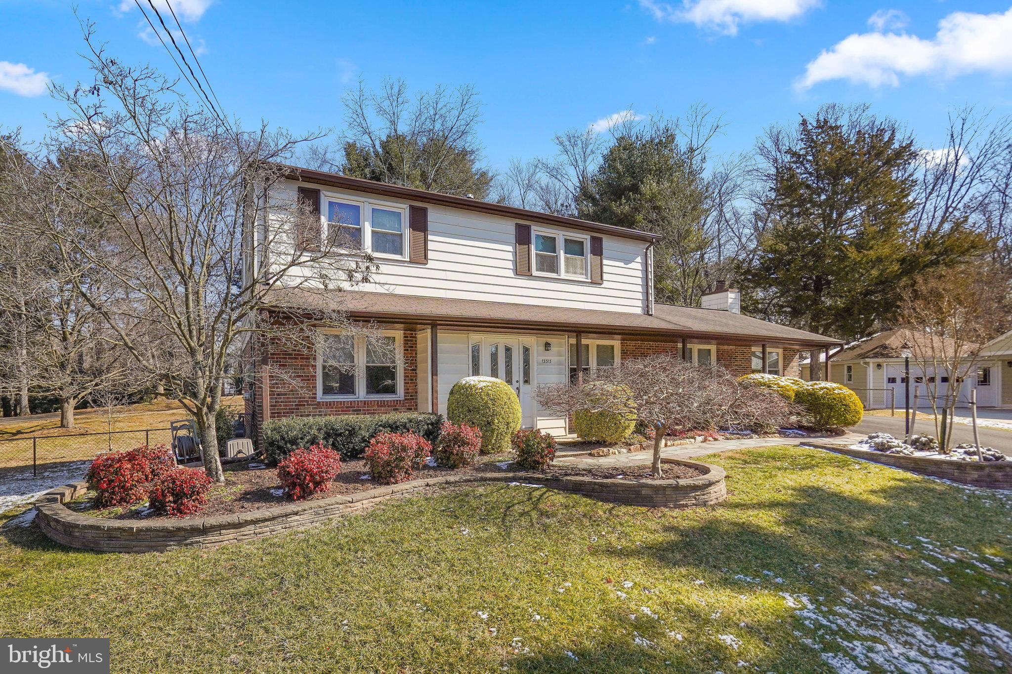 SHERWOOD FOREST MANOR - Residential