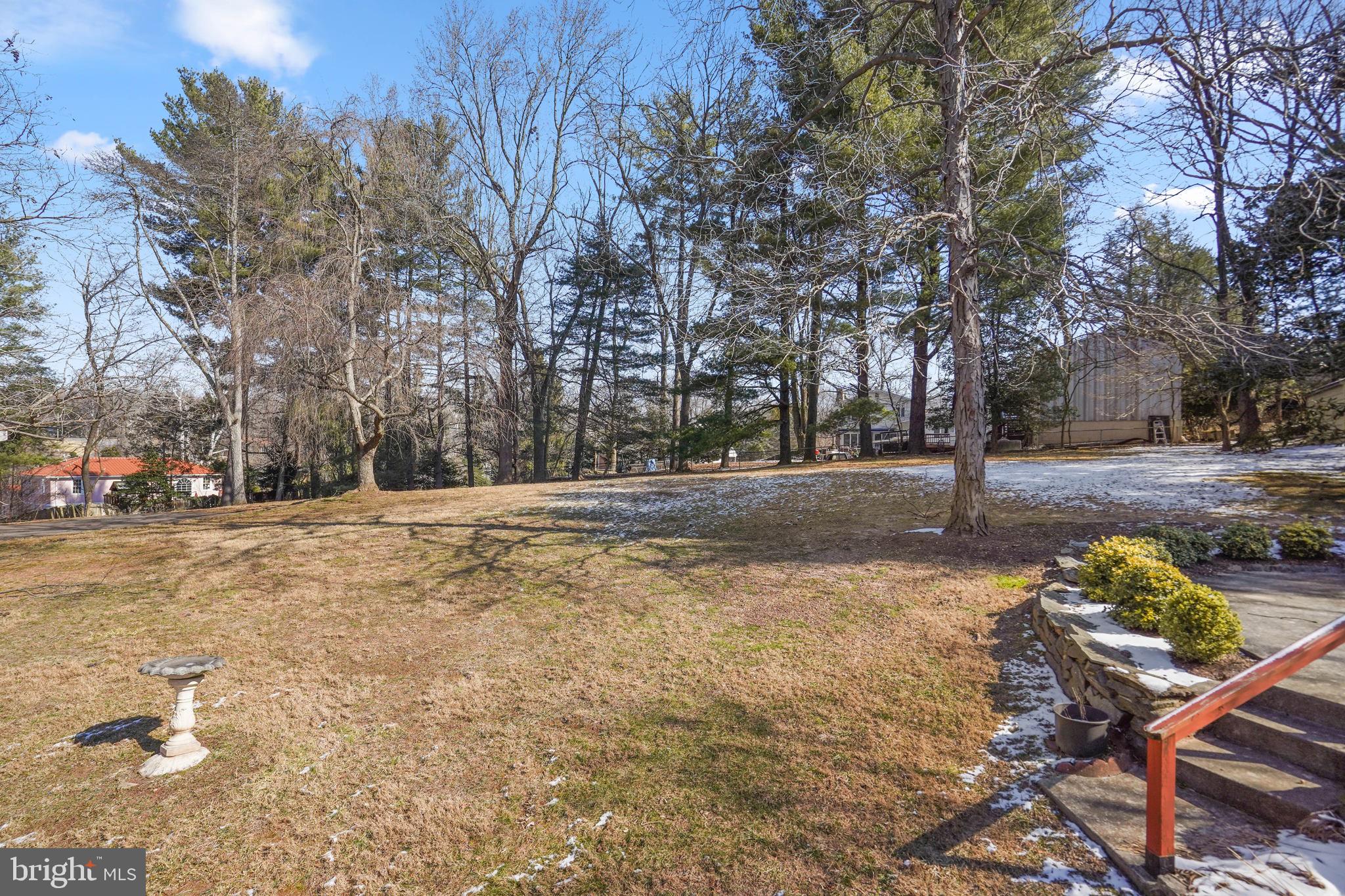 SHERWOOD FOREST MANOR - Residential