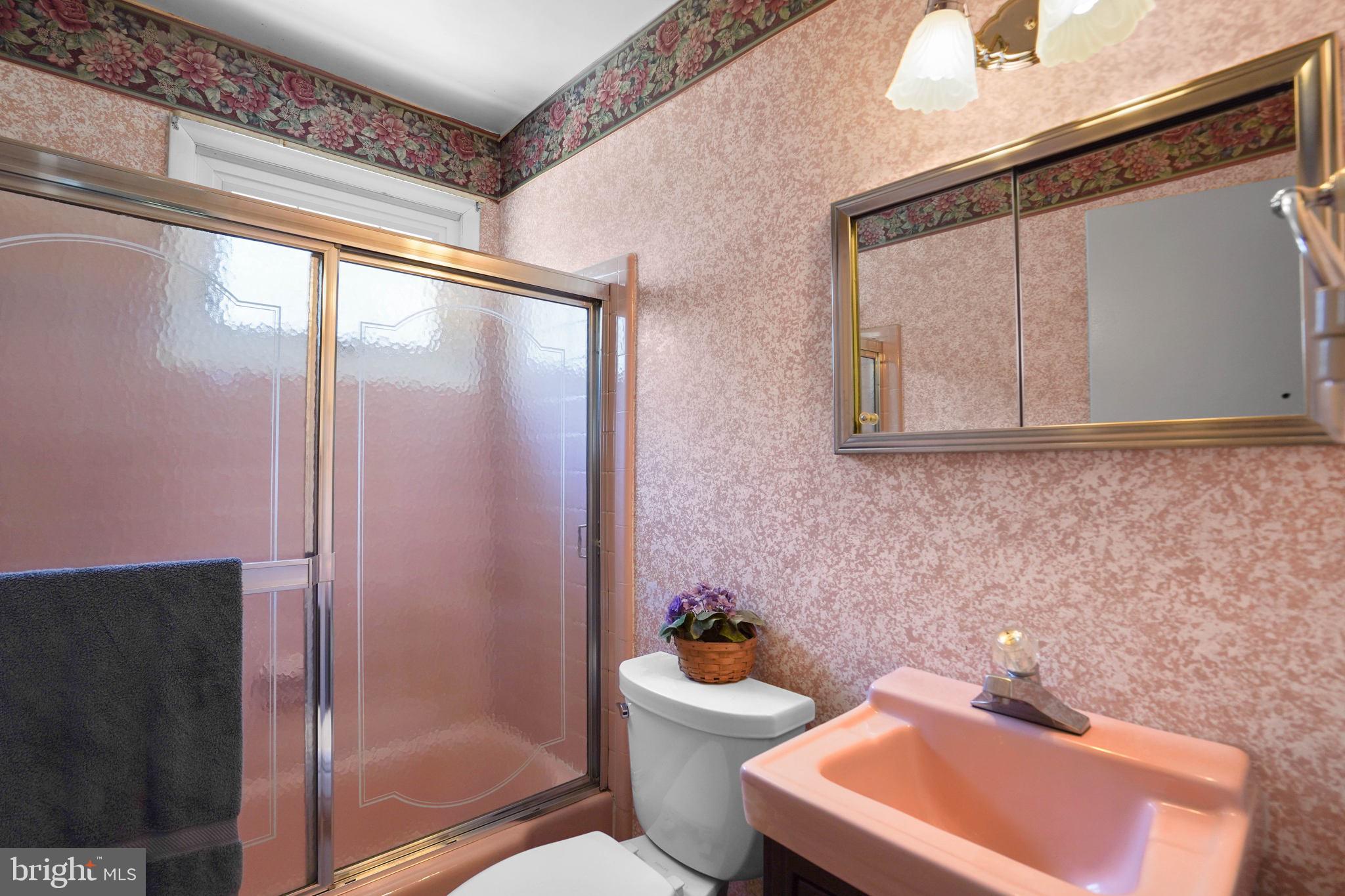 SHERWOOD FOREST MANOR - Residential