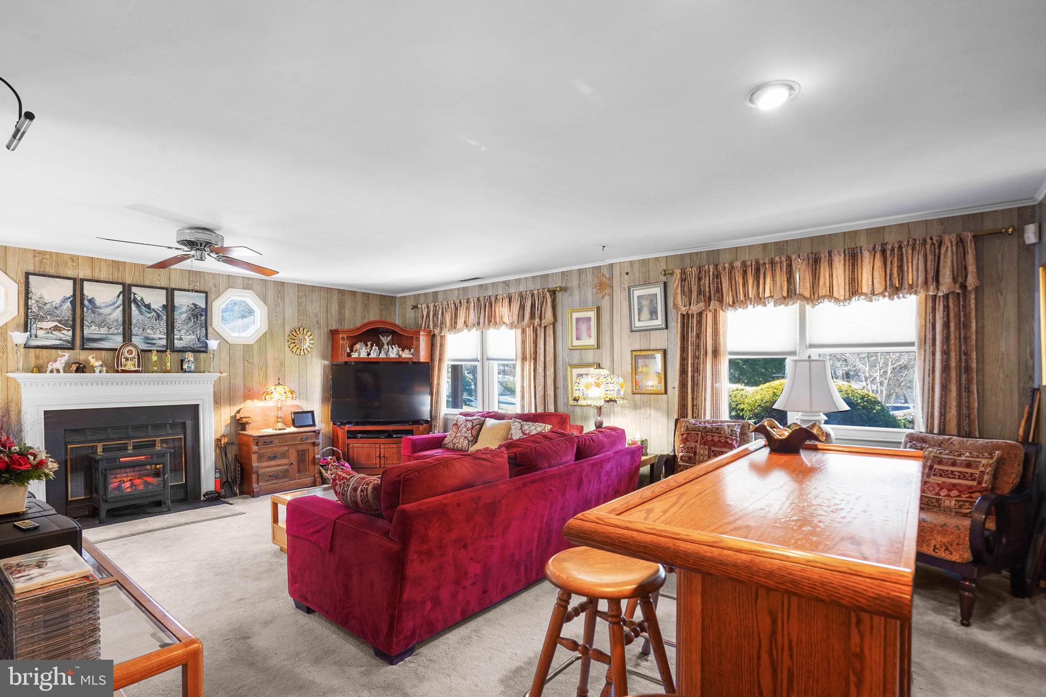 SHERWOOD FOREST MANOR - Residential