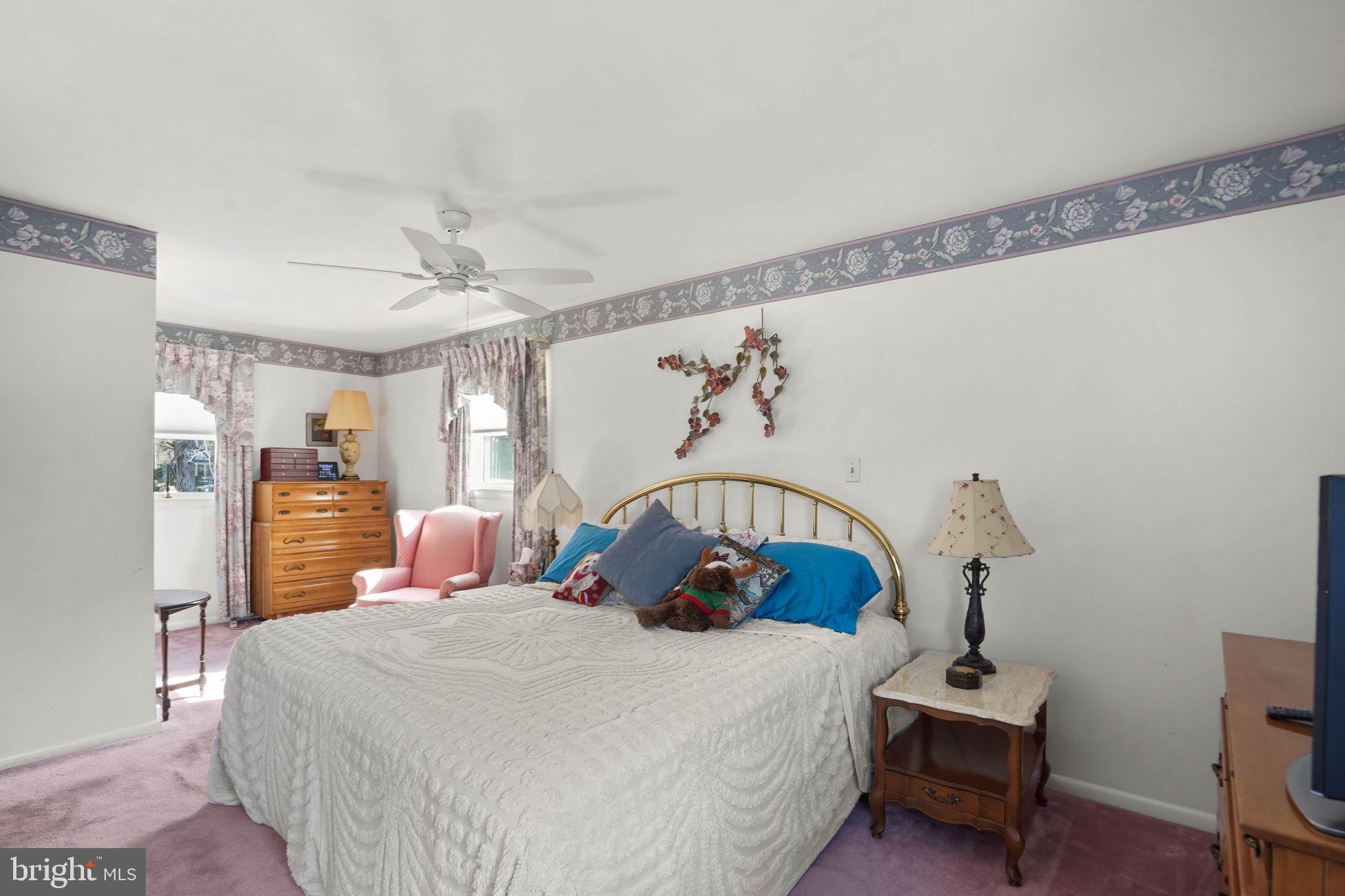 SHERWOOD FOREST MANOR - Residential