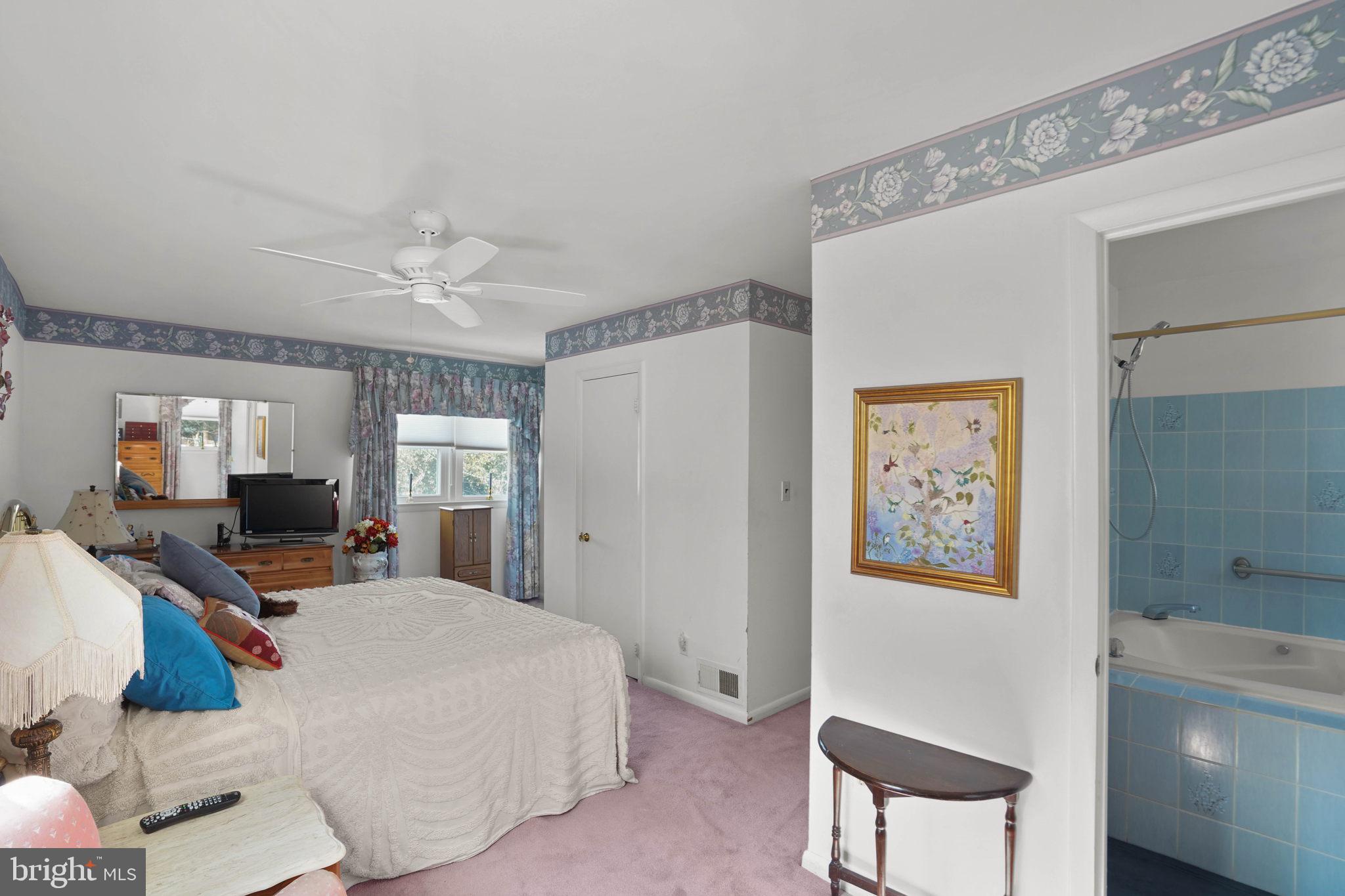 SHERWOOD FOREST MANOR - Residential