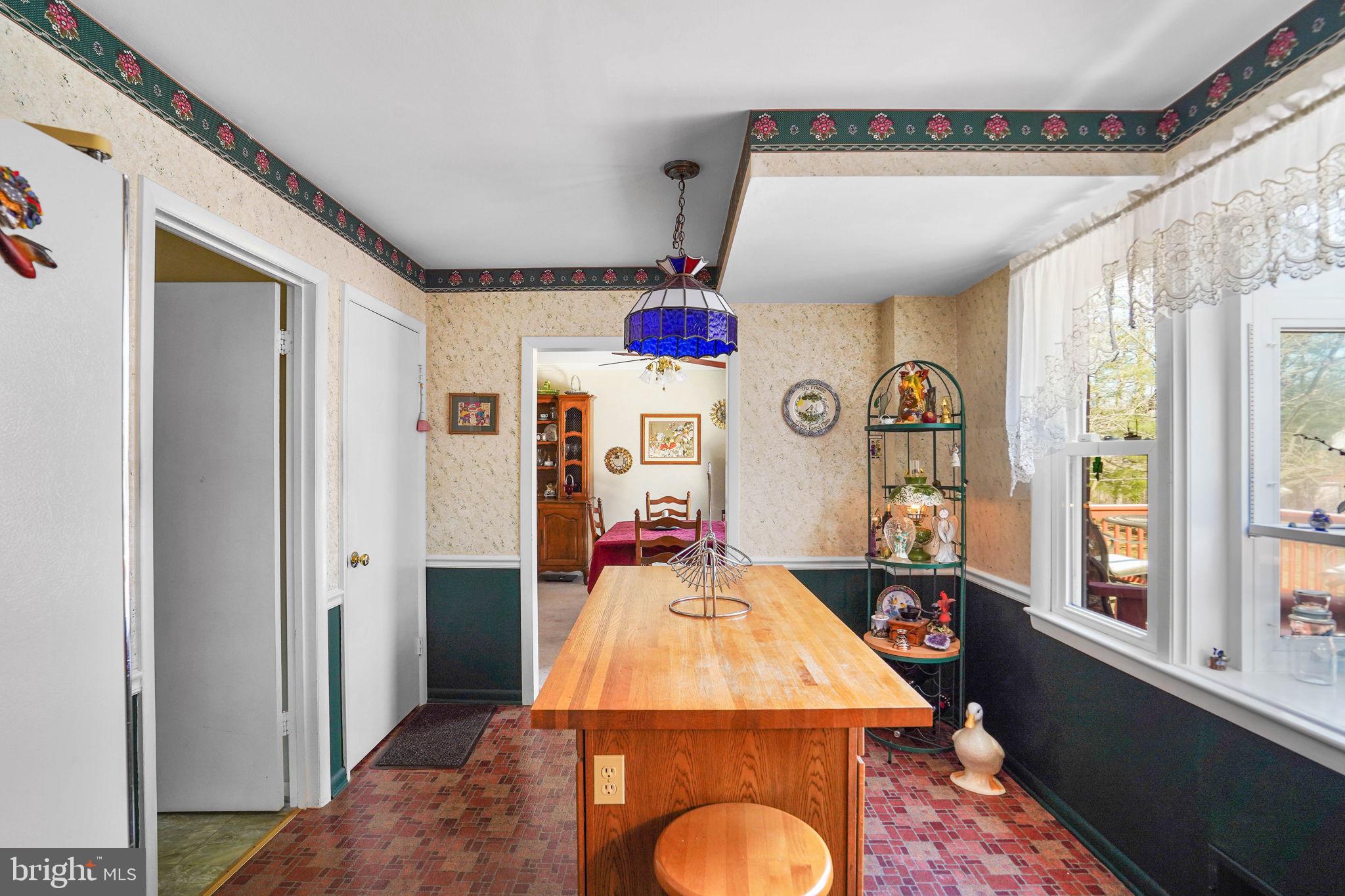 SHERWOOD FOREST MANOR - Residential