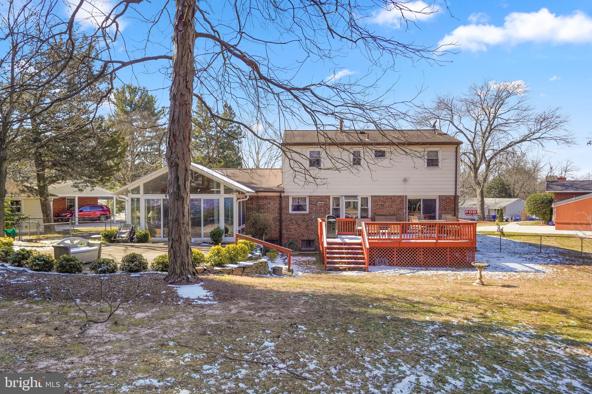 SHERWOOD FOREST MANOR - Residential