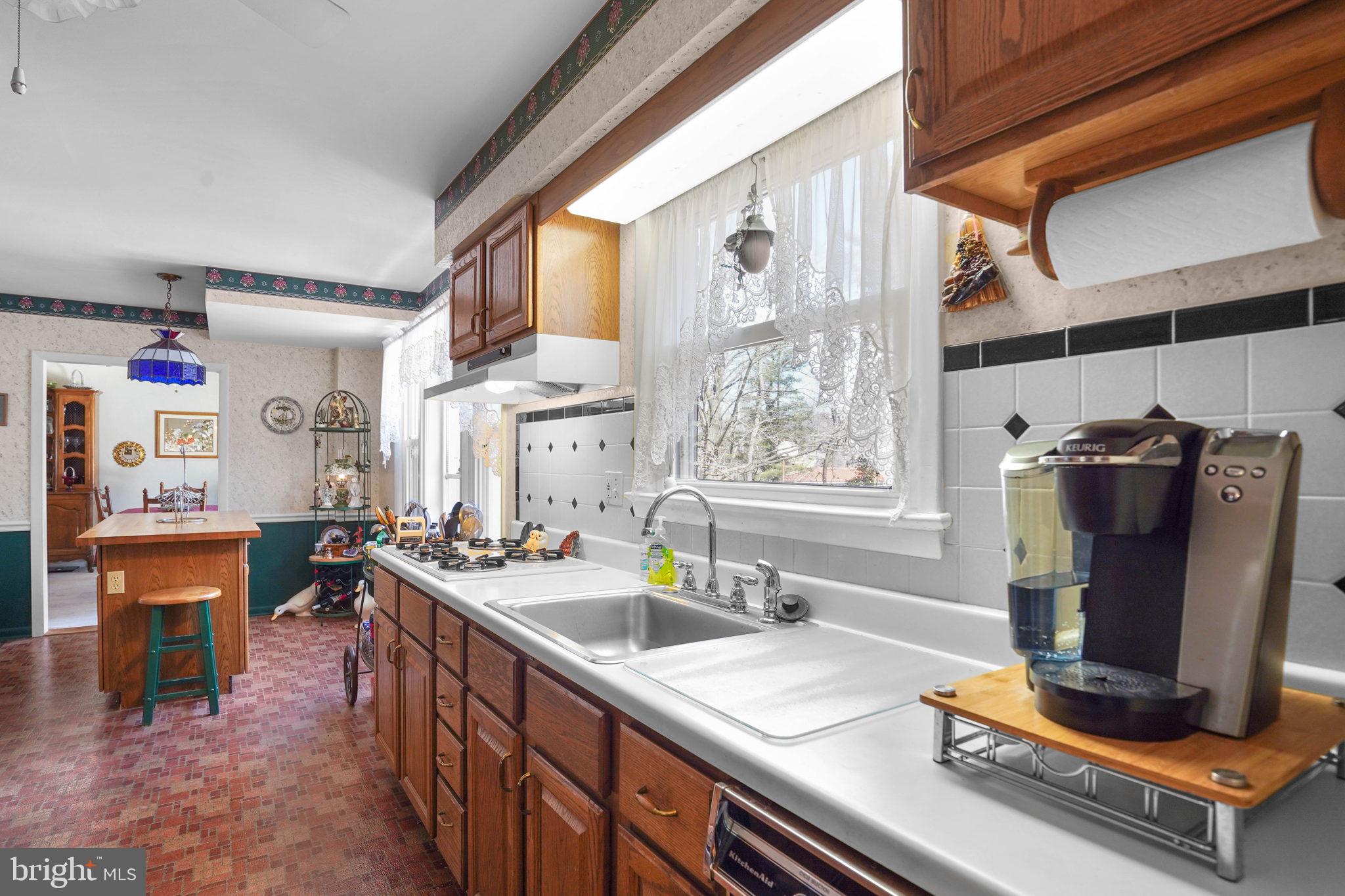 SHERWOOD FOREST MANOR - Residential