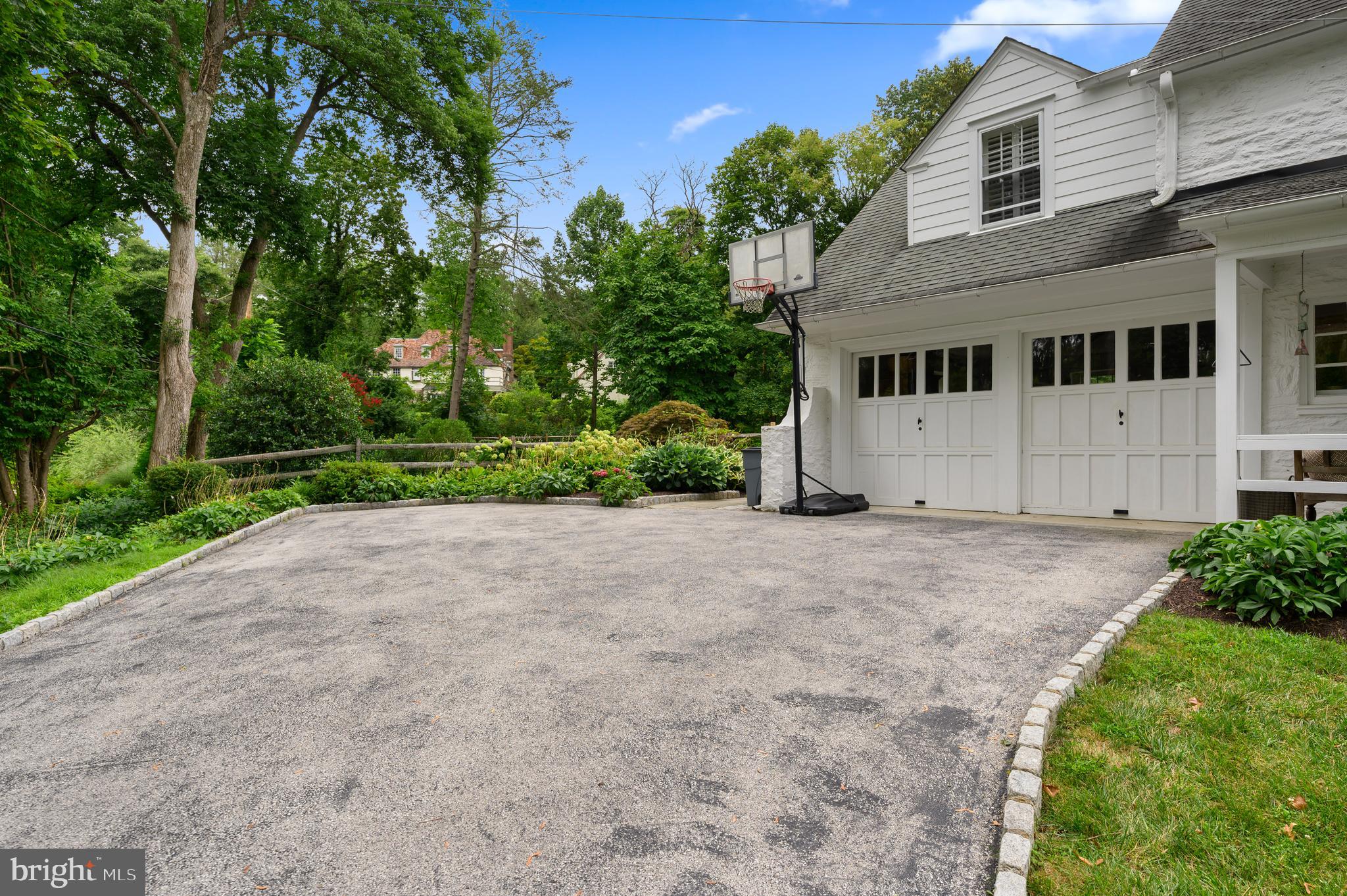 ASHWOOD MANOR - Residential