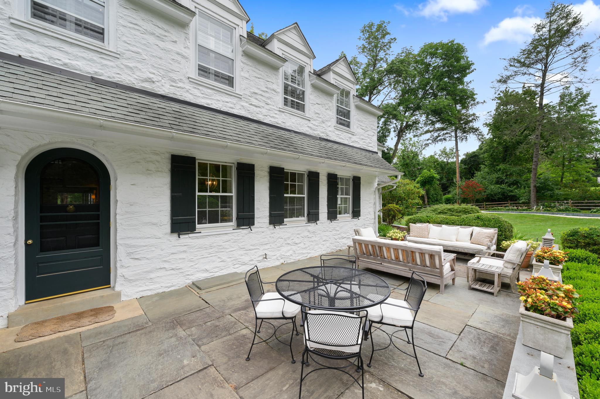 ASHWOOD MANOR - Residential