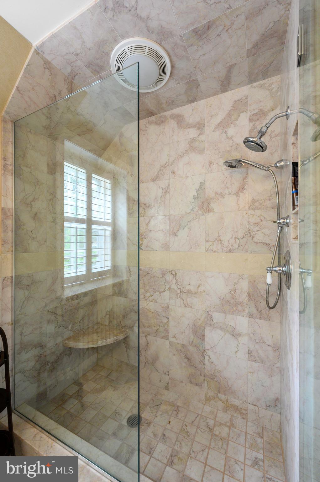 ASHWOOD MANOR - Residential