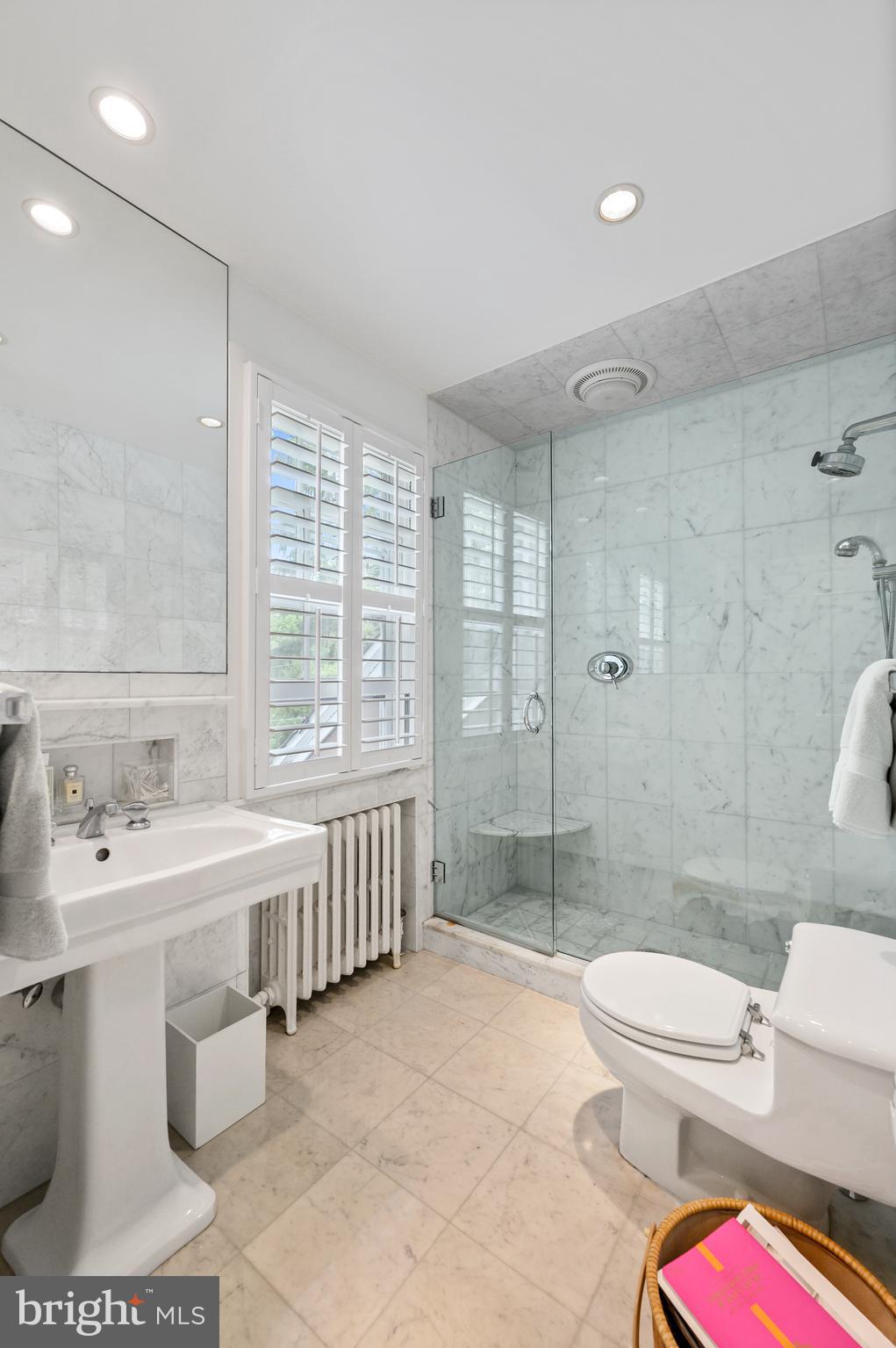 ASHWOOD MANOR - Residential