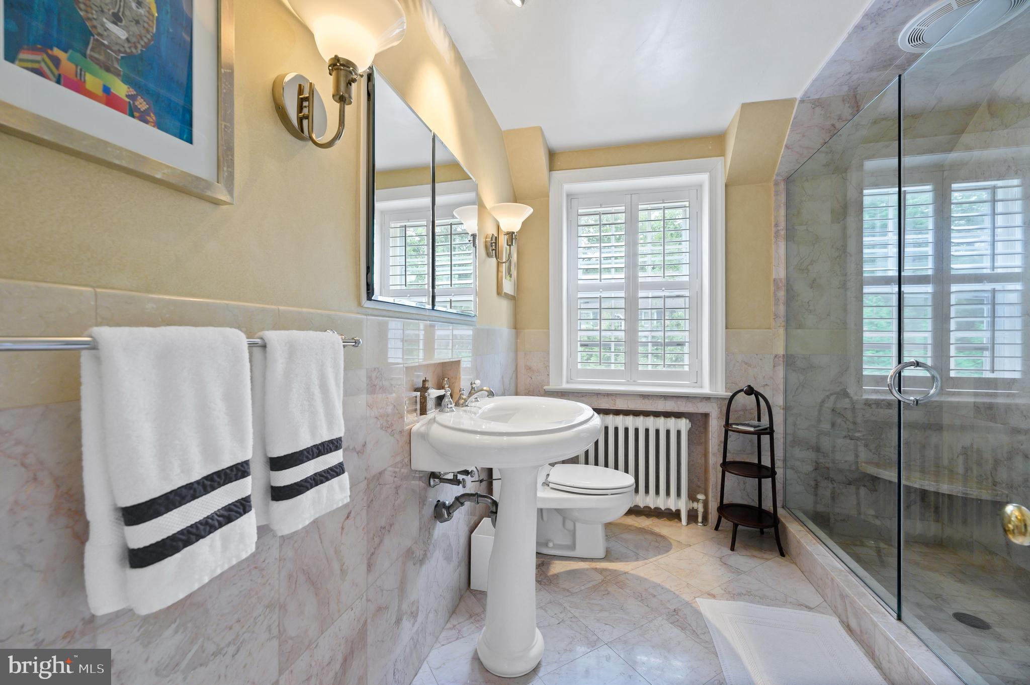 ASHWOOD MANOR - Residential