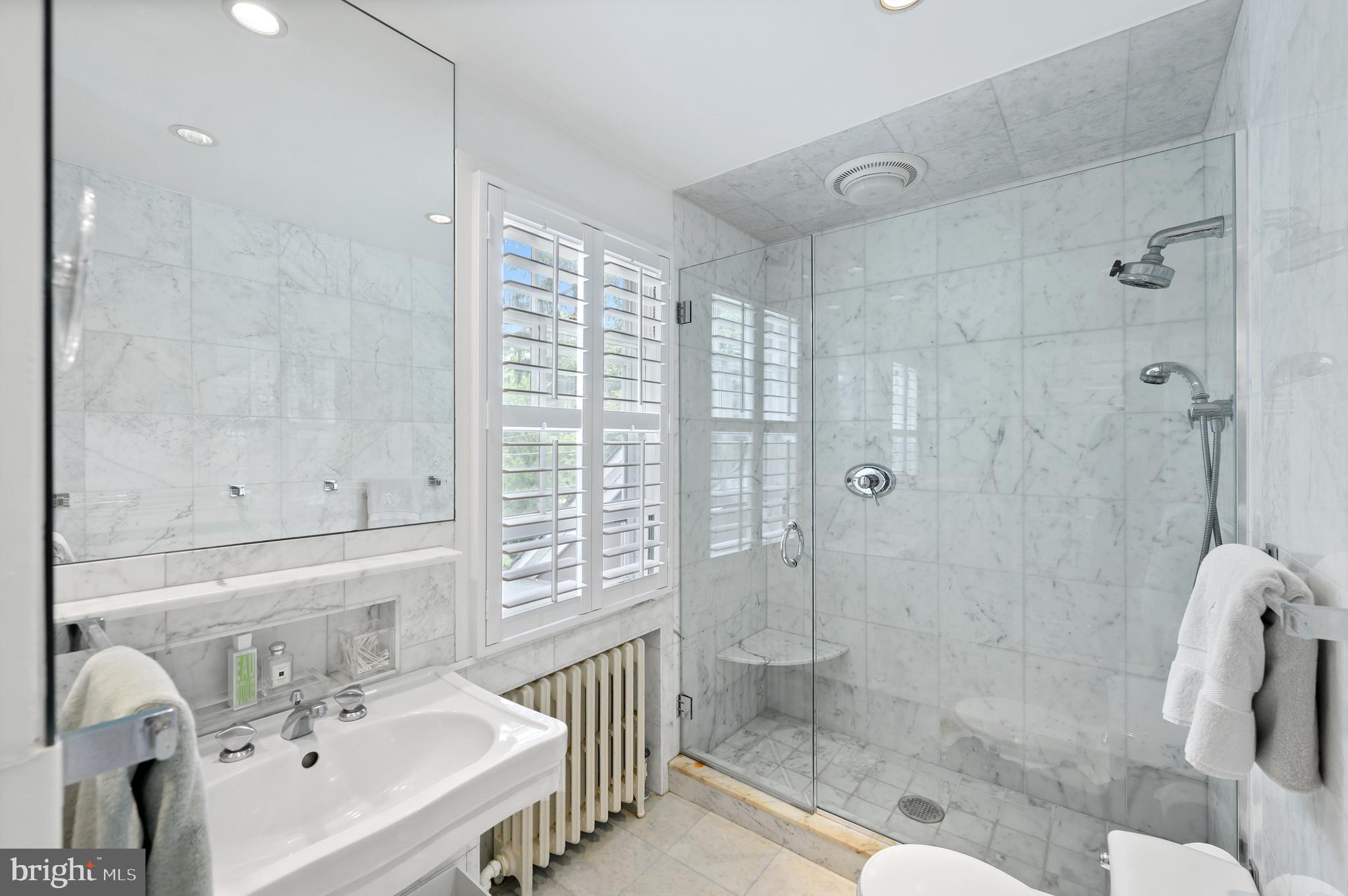 ASHWOOD MANOR - Residential