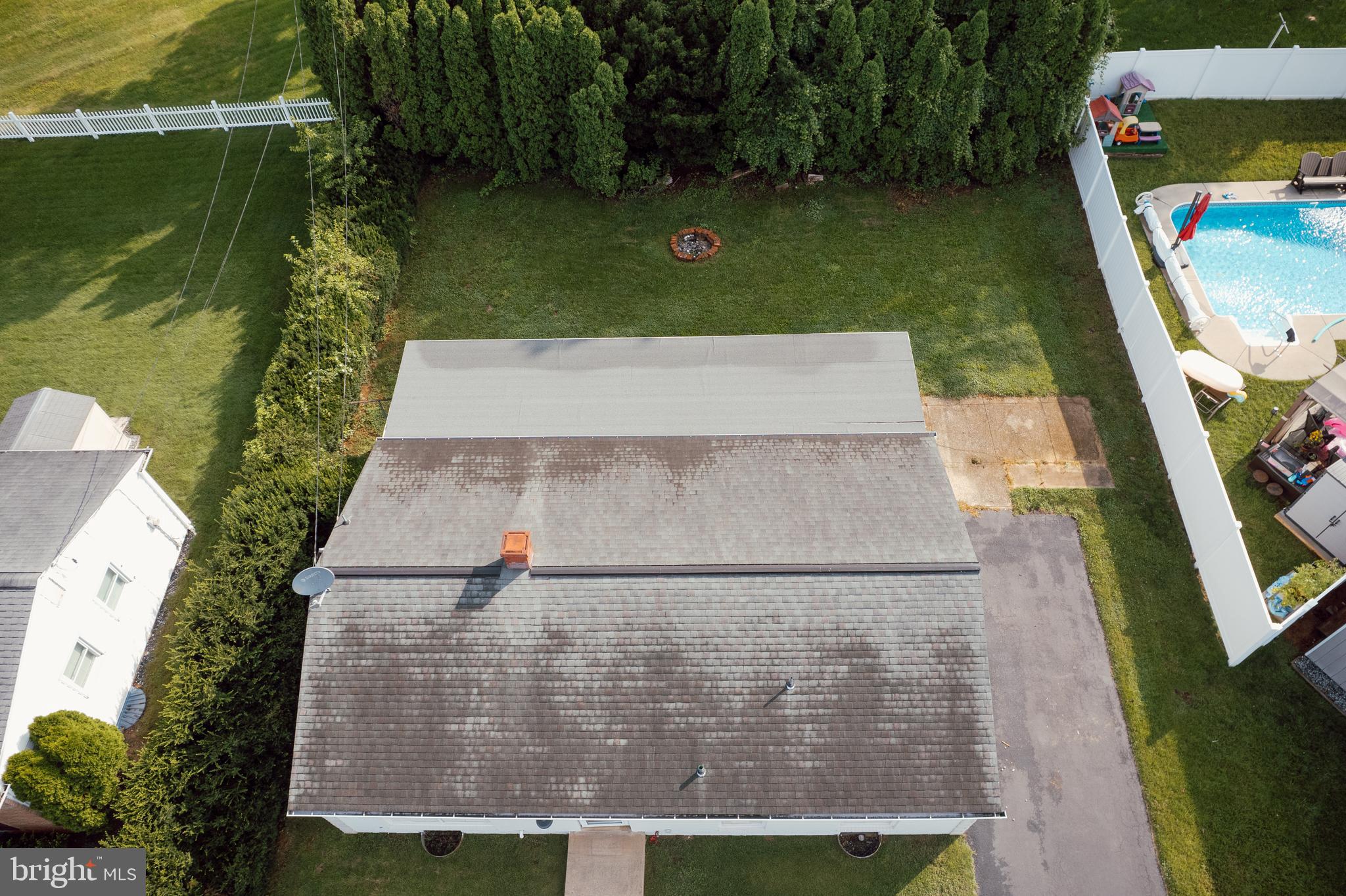 1677 GLENN ROAD