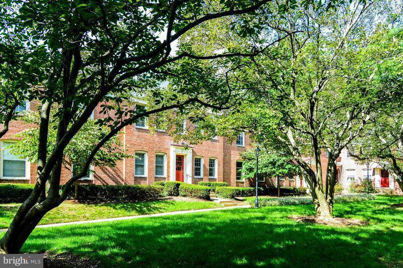 CAMBRIDGE COURTS - Residential