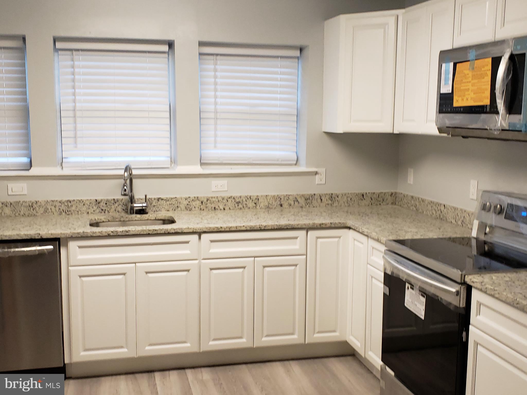 APPLEGATE CONDO - Residential