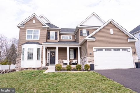 423 JULIANA WAY PERKASIE PA 18944