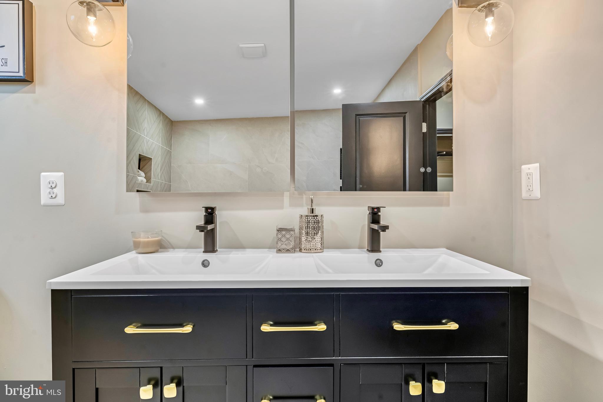 EAST BALTIMORE MIDWAY - Residential