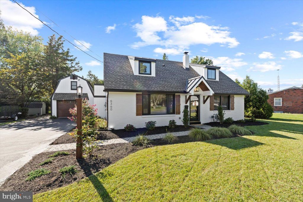 Photo of 6360 JEANETTE DR, EAST PETERSBURG, PA 17520 (MLS # PALA2040812)