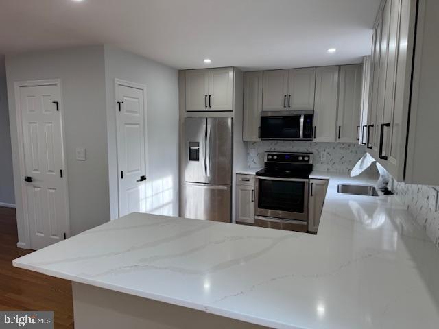 5623 GLENWOOD MEWS DRIVE