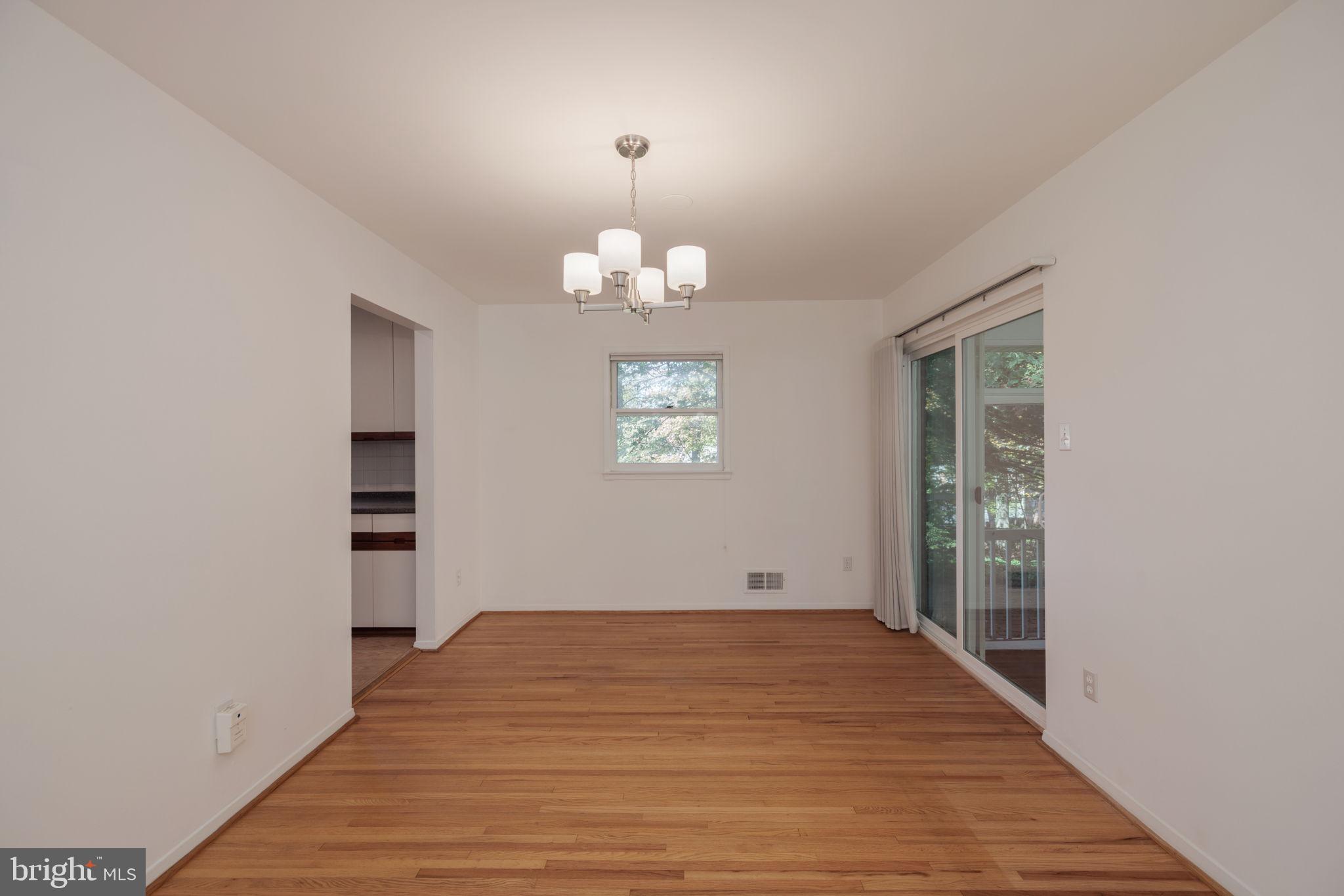 NORTH SPRINGFIELD - Residential Lease