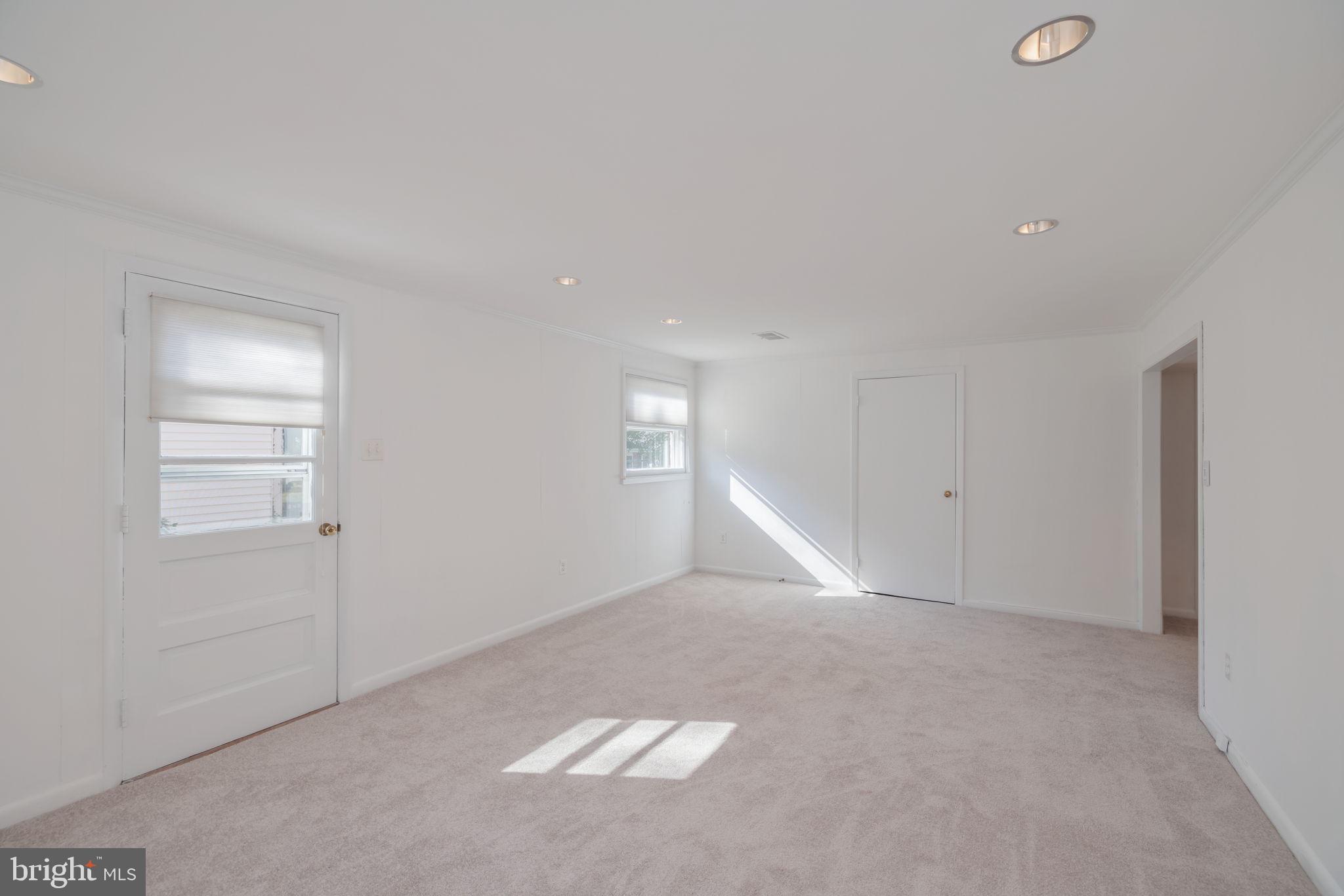 NORTH SPRINGFIELD - Residential Lease