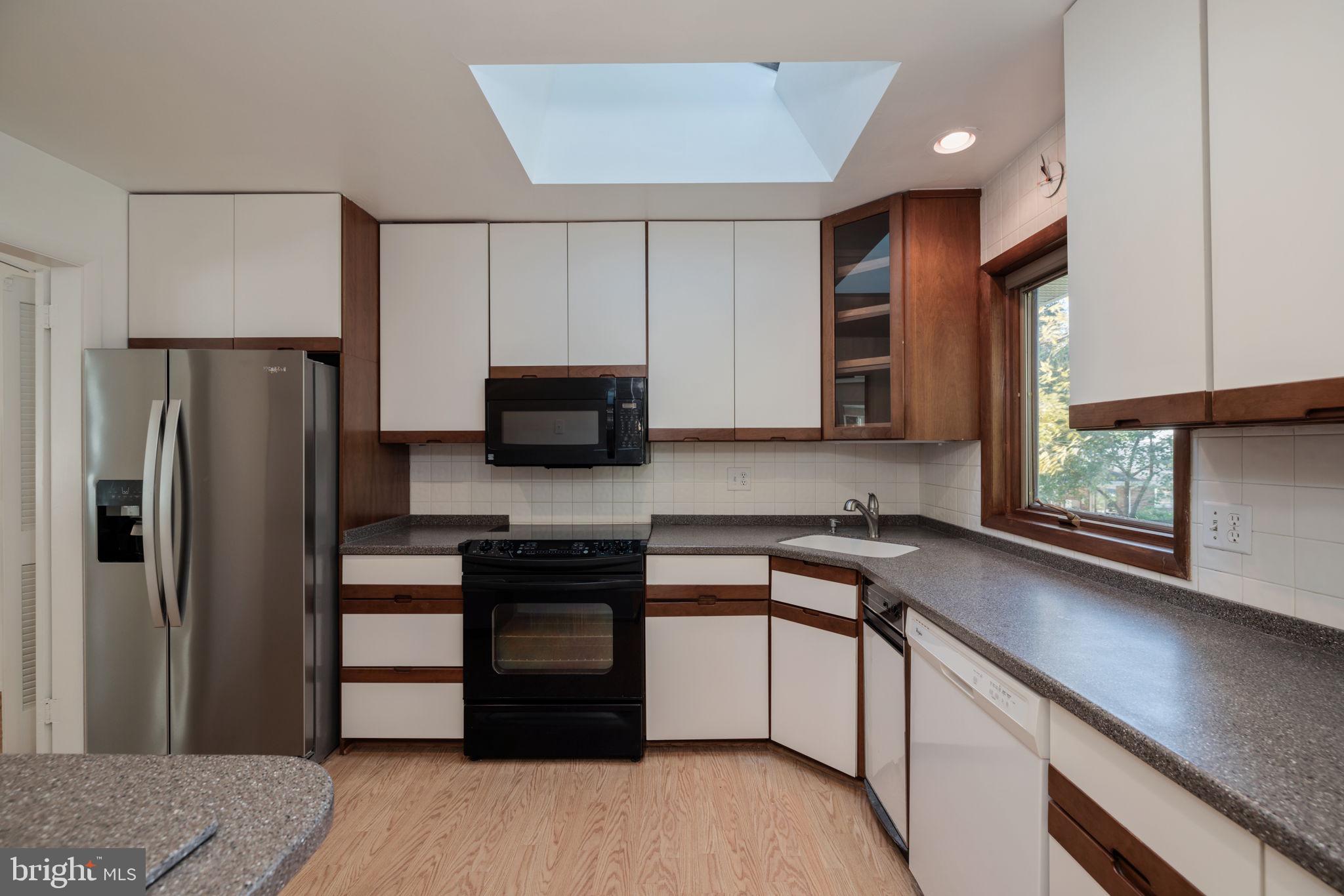 NORTH SPRINGFIELD - Residential Lease