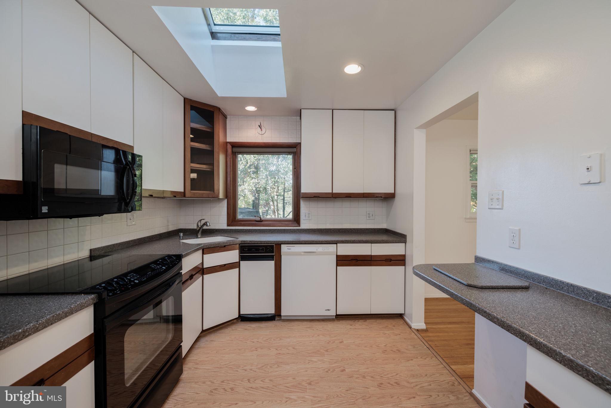 NORTH SPRINGFIELD - Residential Lease